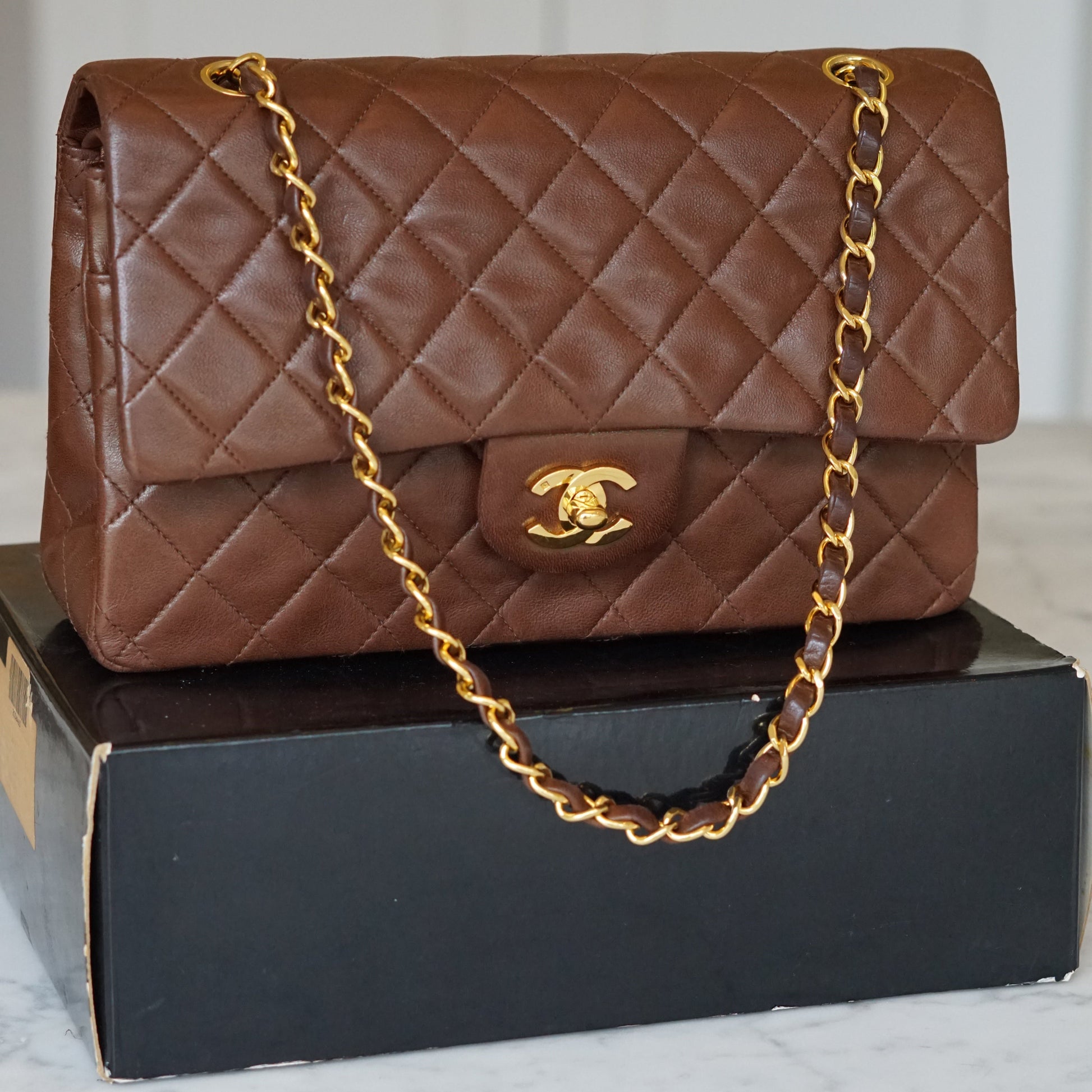 CHANEL CLASSIC MEDIUM BAG