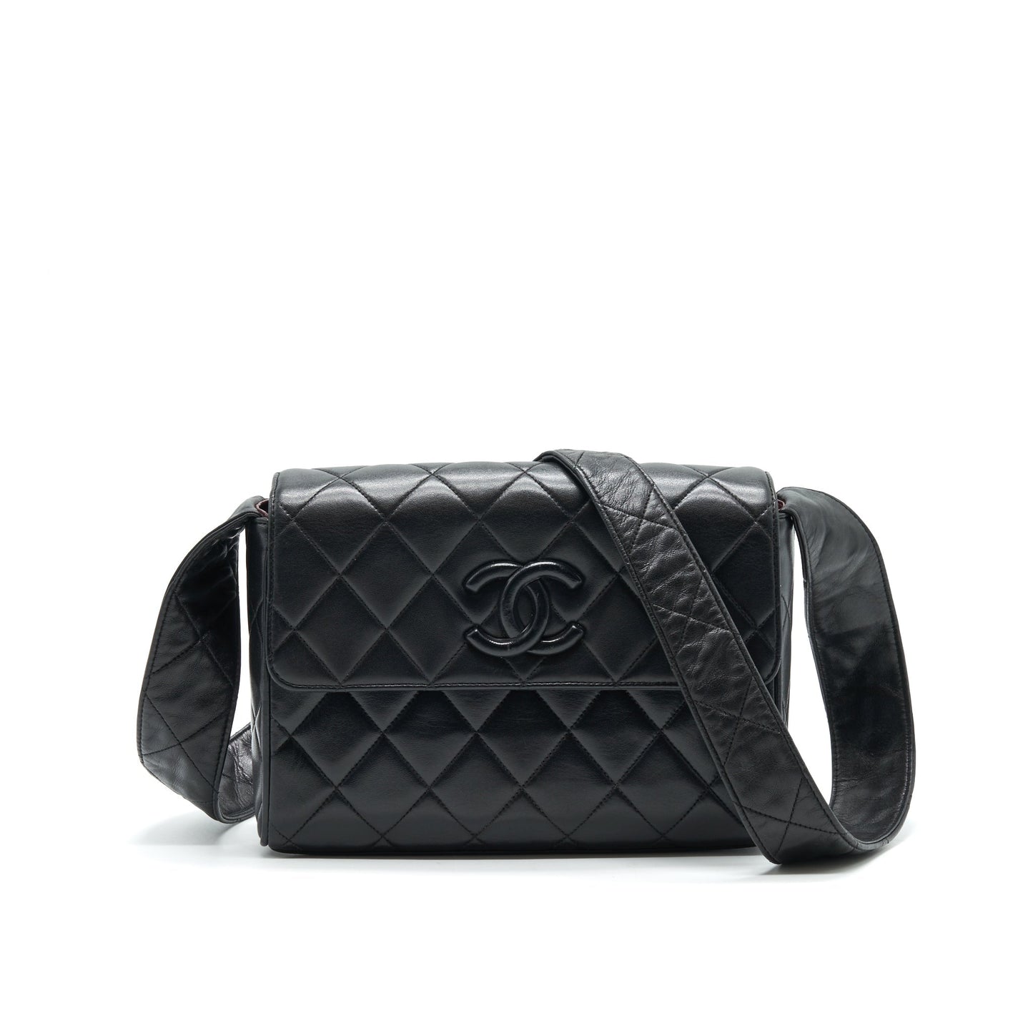 Chanel   CC Logo Flap Bag with Strap So black