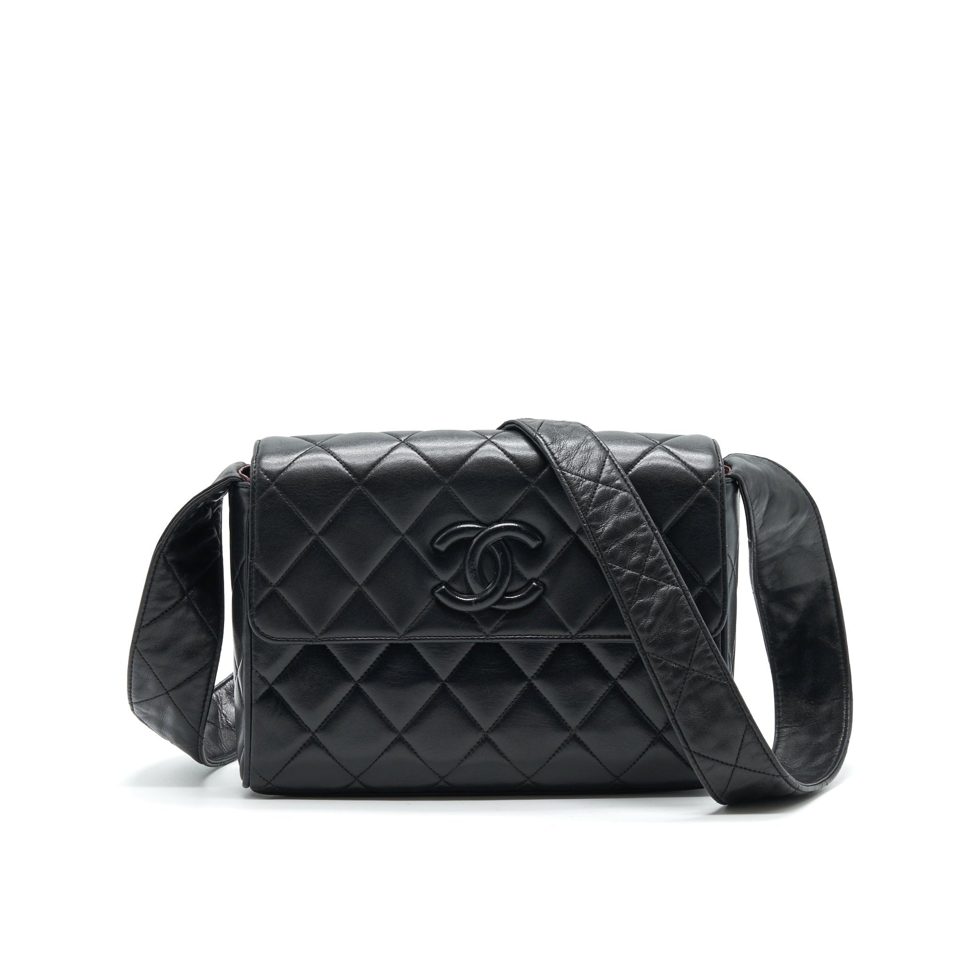 Chanel   CC Logo Flap Bag with Strap So black