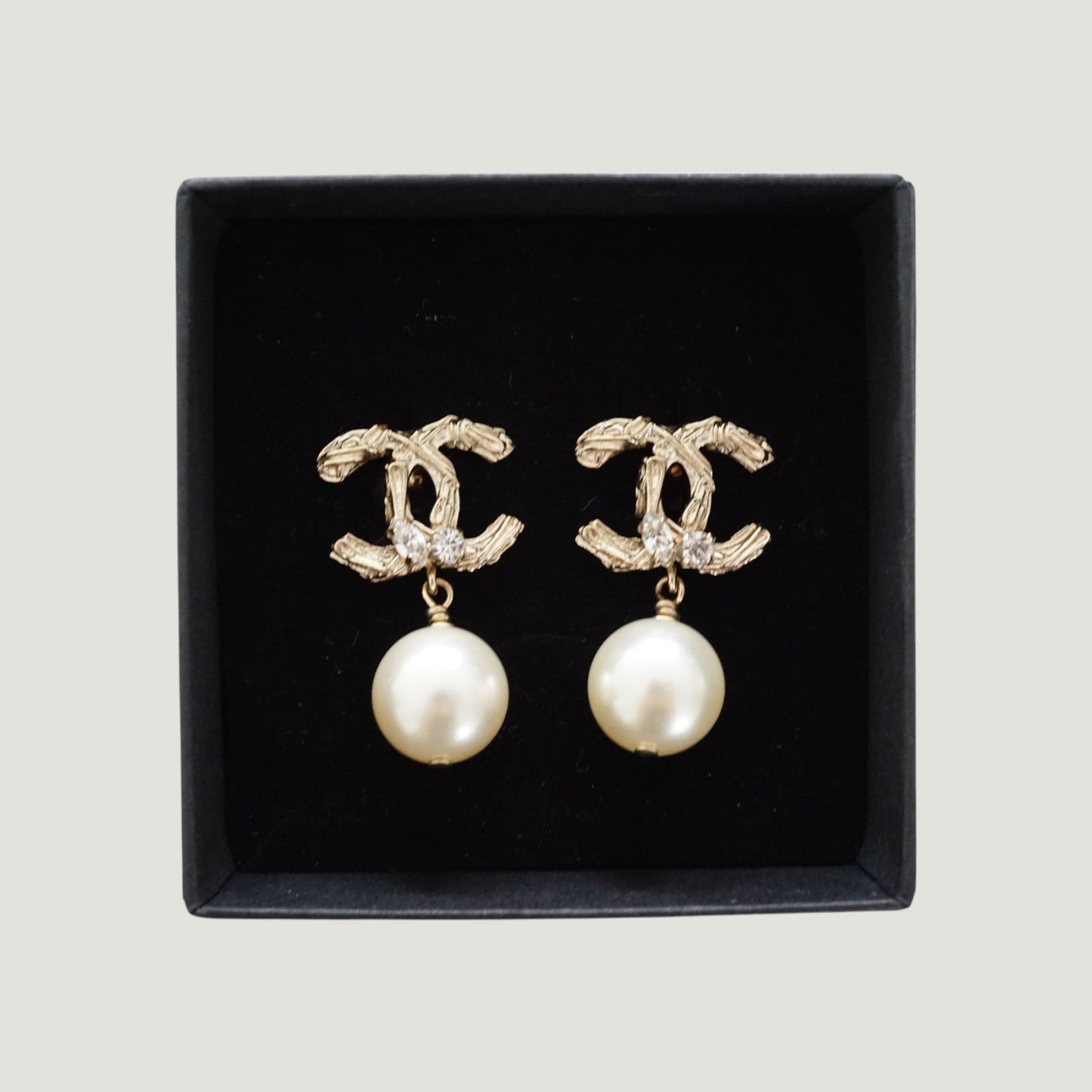 CHANEL EARRINGS | PEARLS
