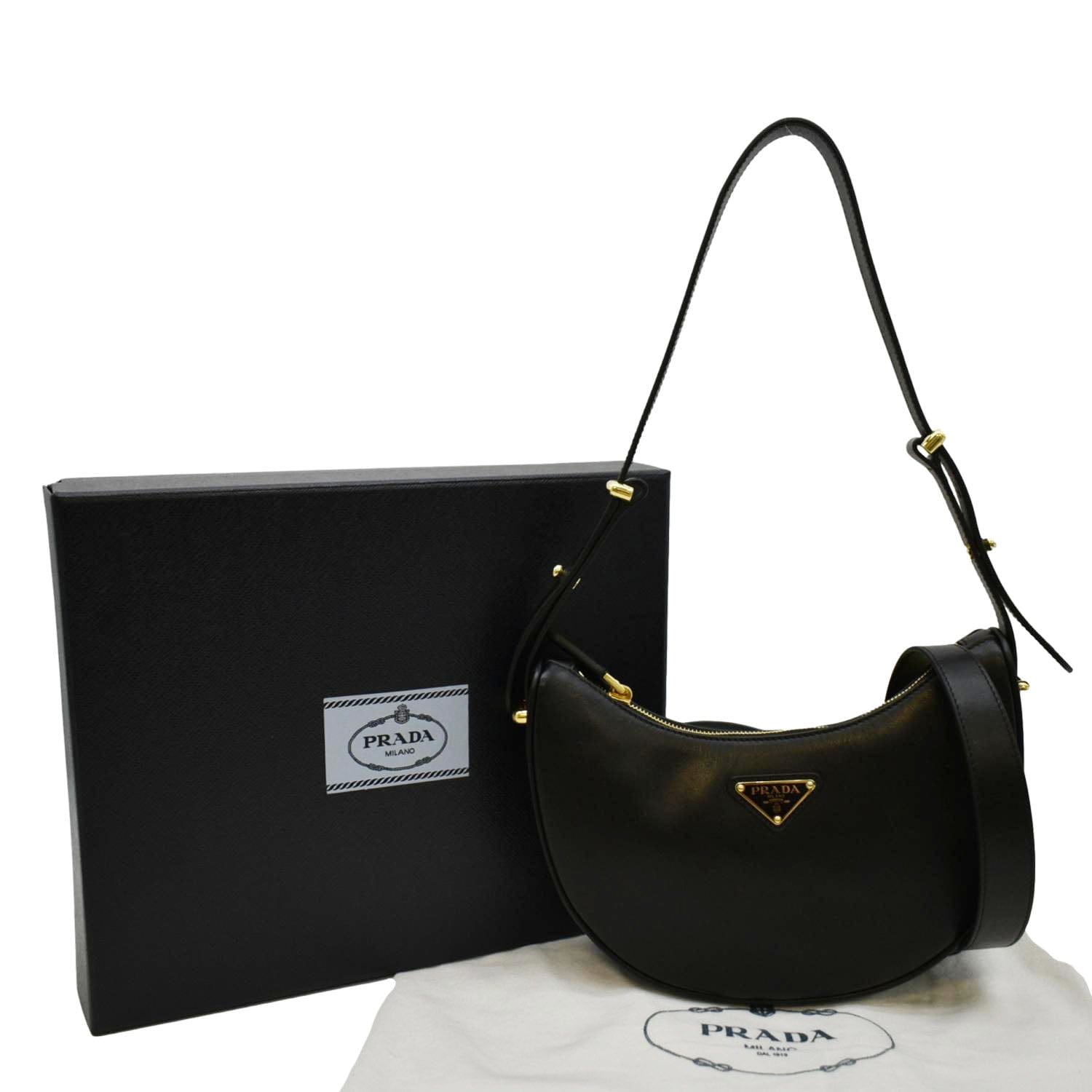 Arque Shoulder Bag Leather Black