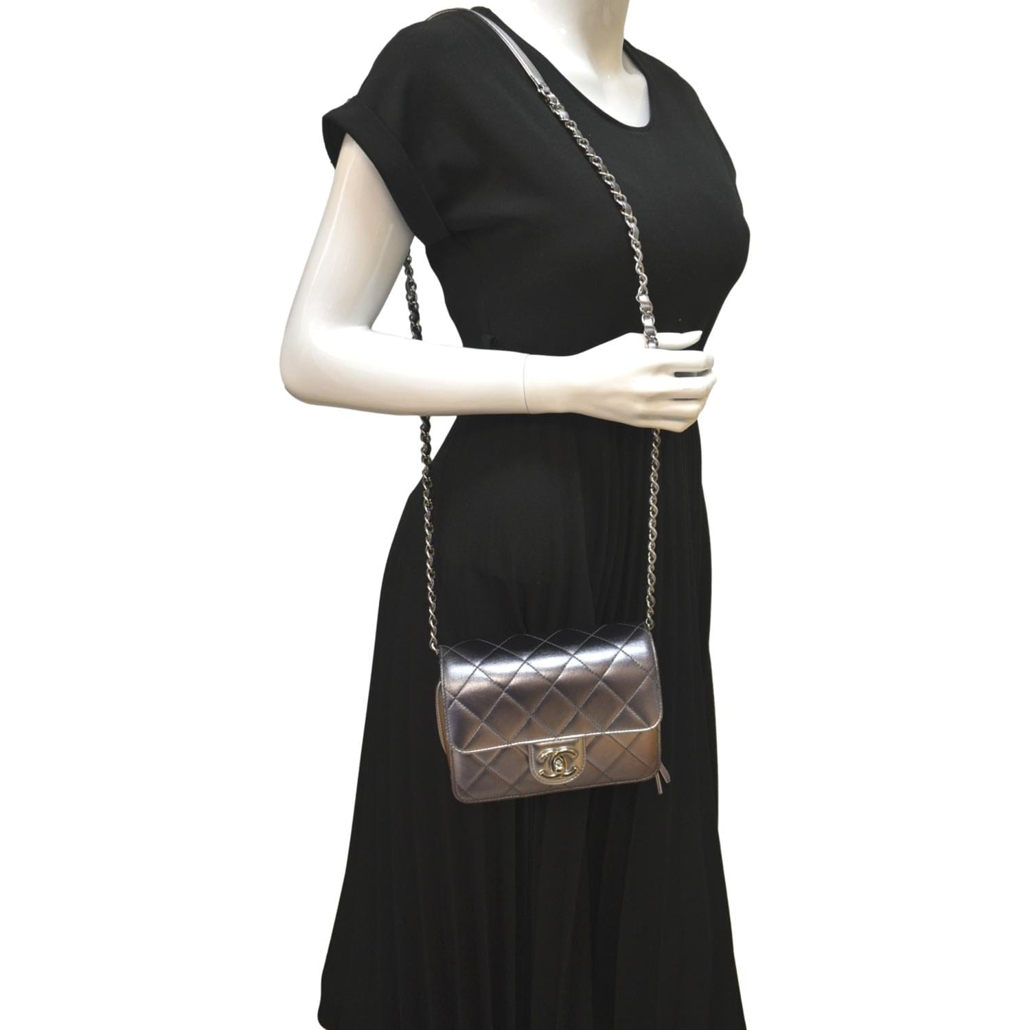 Chanel Like a Quilted Gunmetal Leather Lambskin Wallet Case