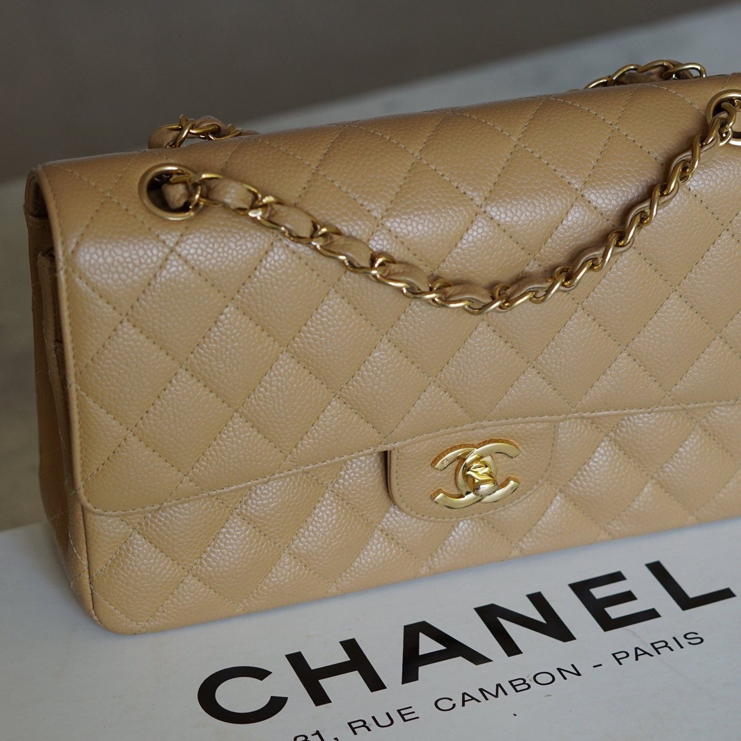 CHANEL CLASSIC MEDIUM BAG
