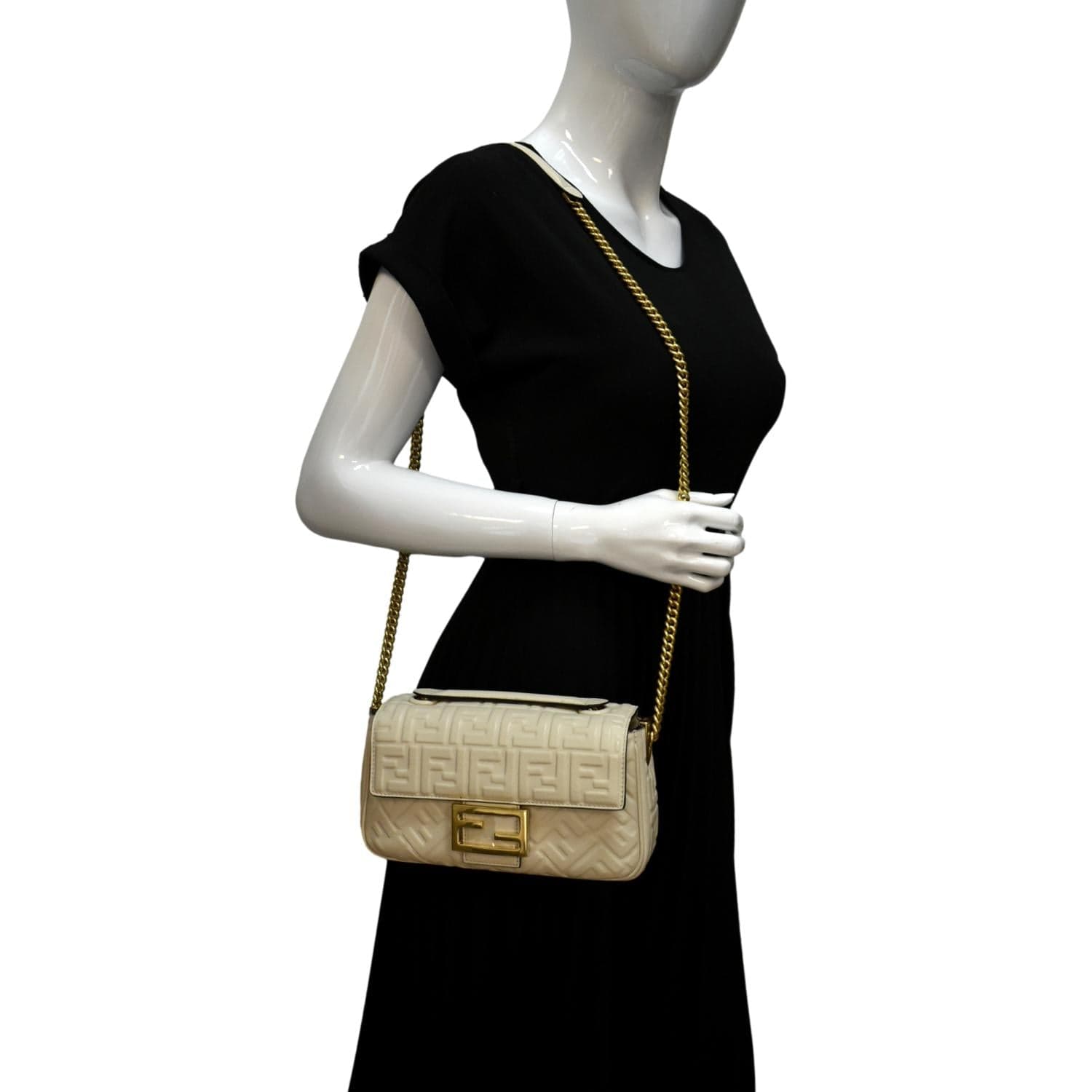 Fendi Baguette Shoulder Bag Light Leather Beige Chain