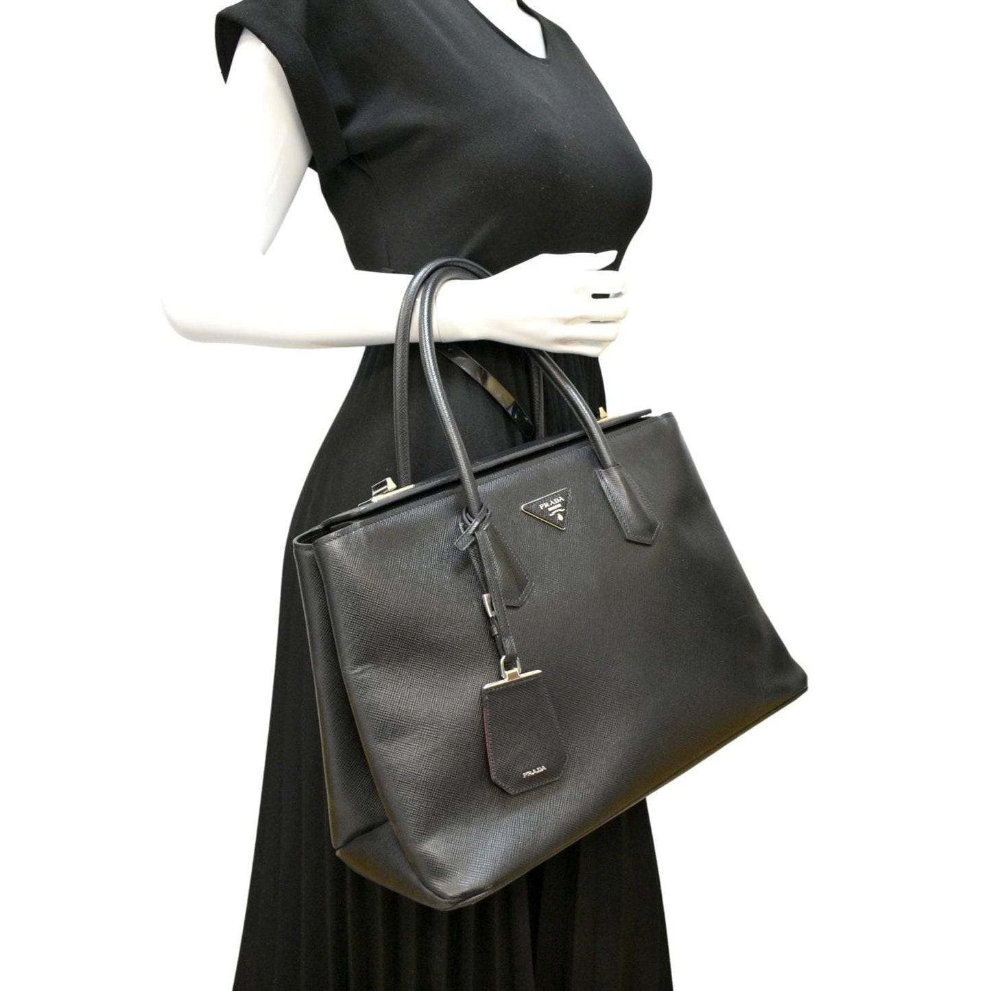 Turnlock Saffiano Cuir Shoulder Bag Leather Black