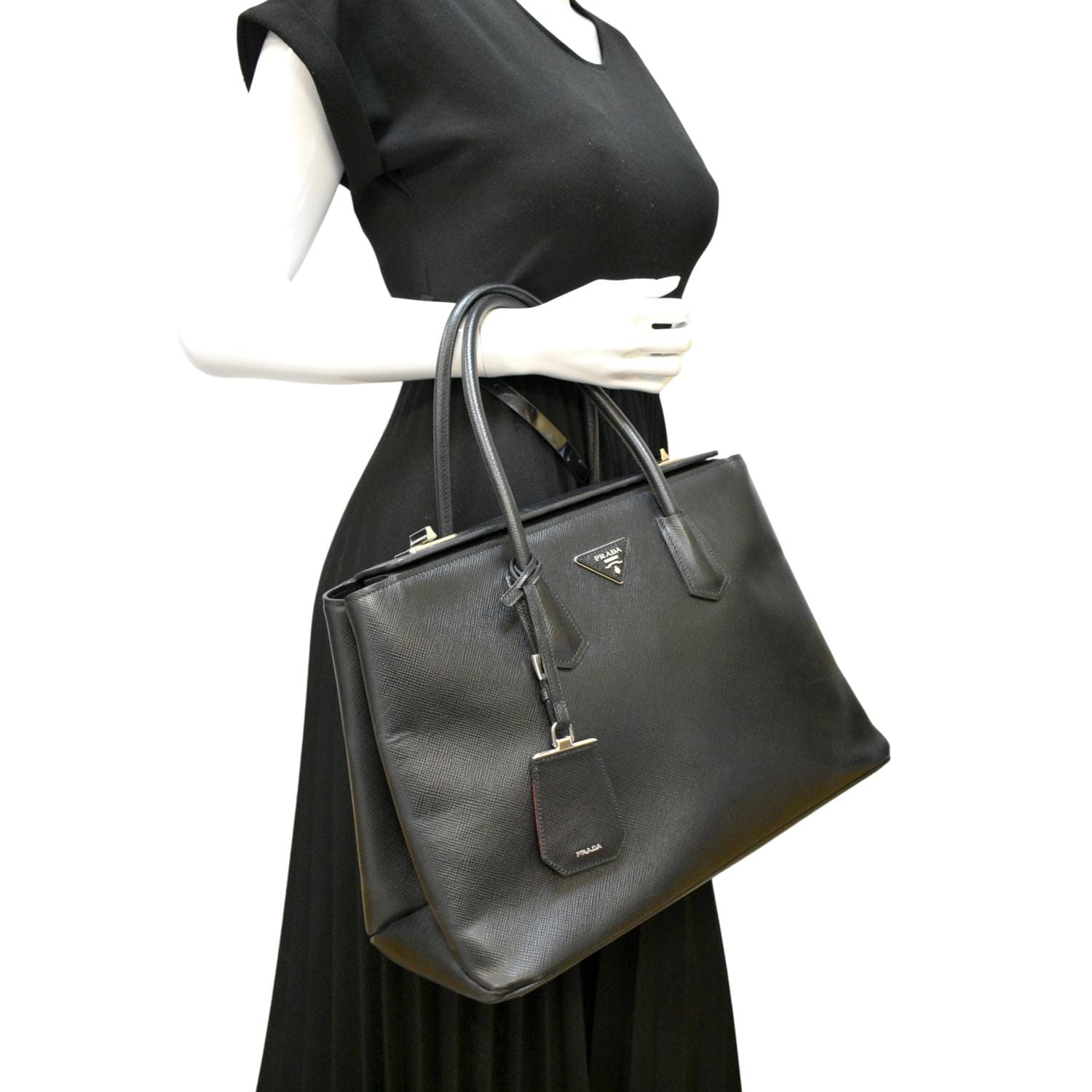 Turnlock Saffiano Cuir Shoulder Bag Leather Black