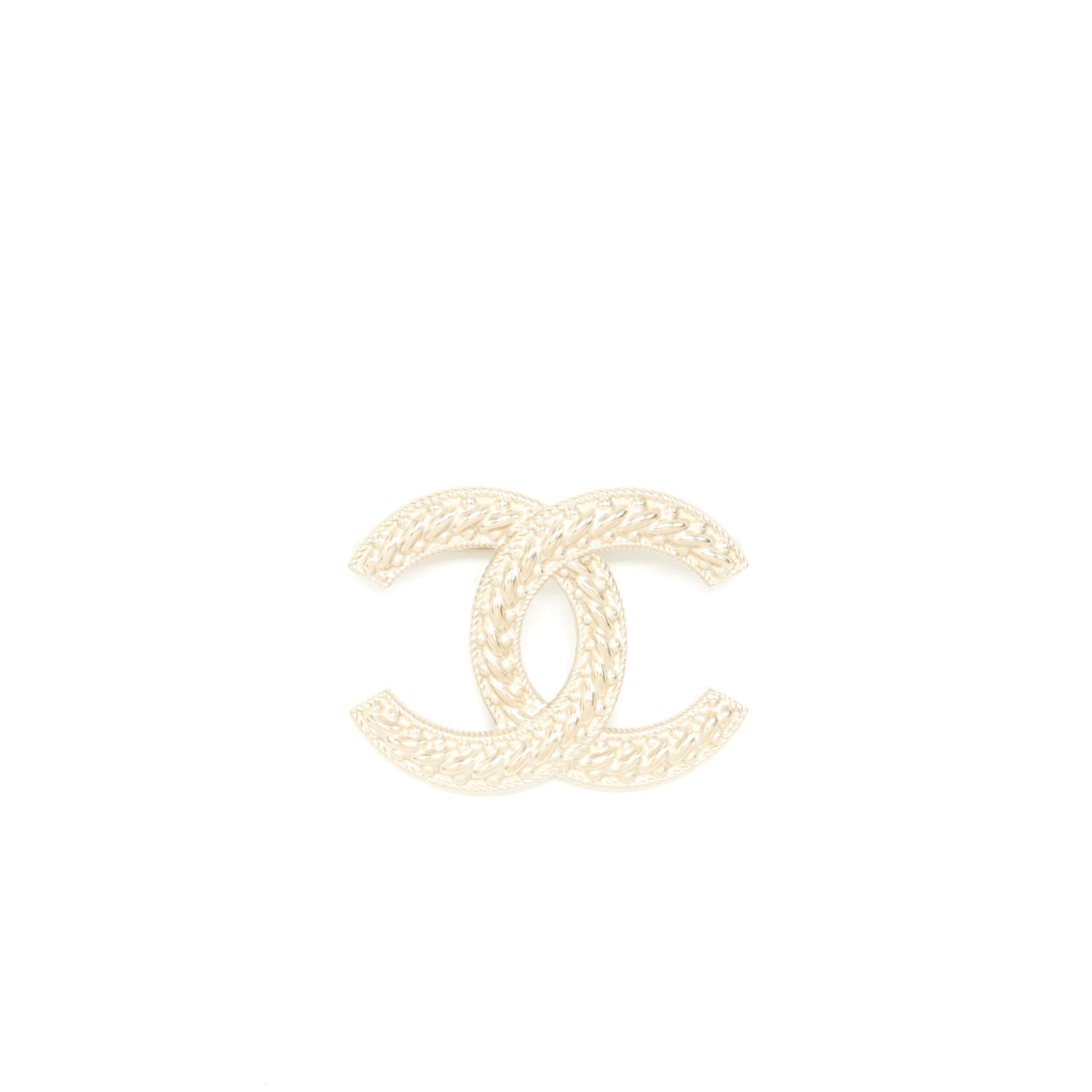 Chanel Detailed CC Logo Brooch Brushed Tone Silver Handbag