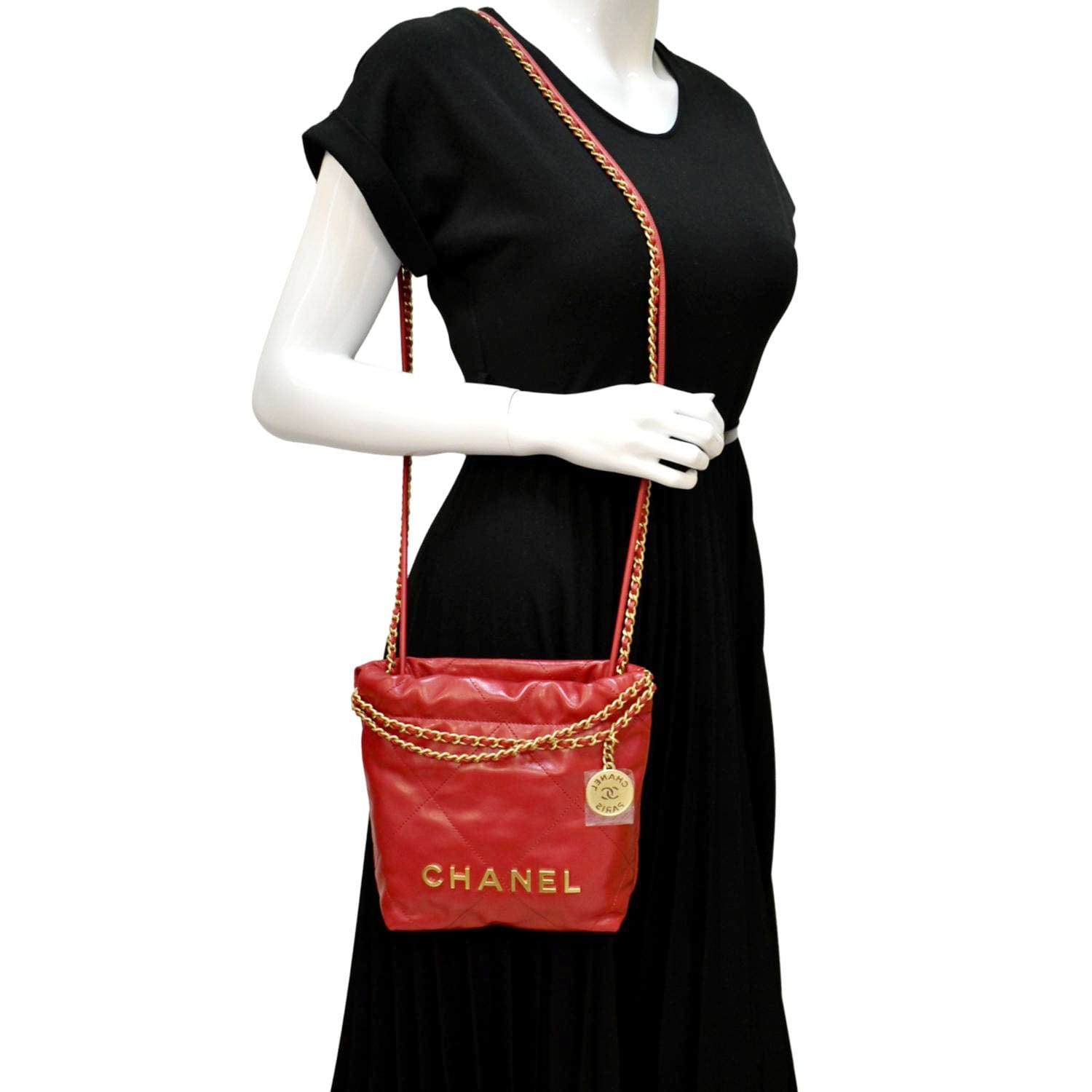 Chanel 22 Shiny Leather Calfskin Red Travel Bag