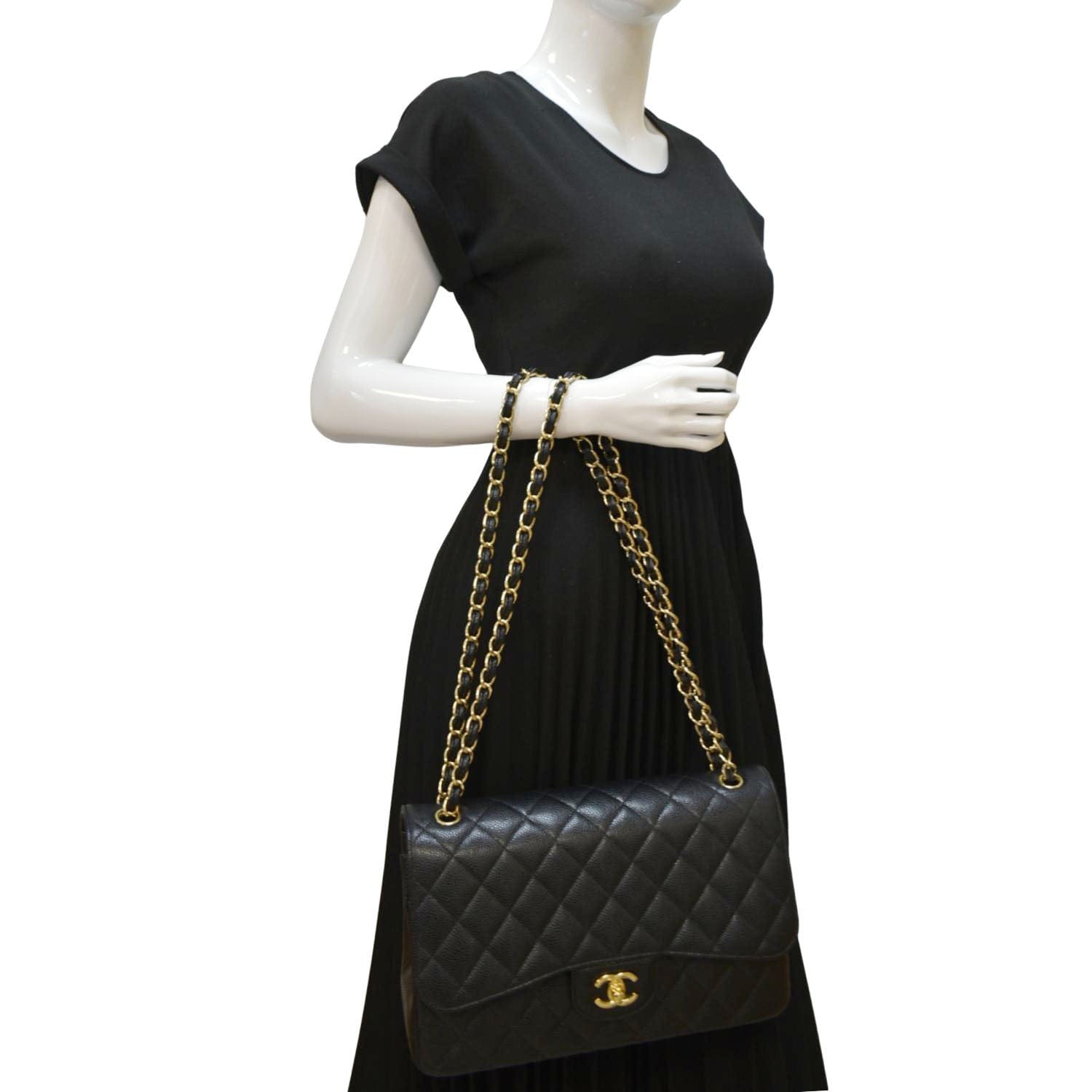 Chanel Classic Jumbo Double Flap Quilted Leather Black Travel Bag Bag Chip