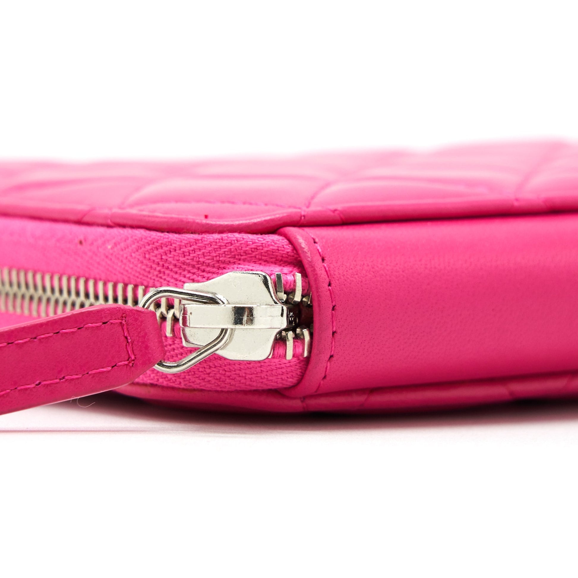 Chanel Quilted Zipper Lambskin SHW Pink Clutch Bag