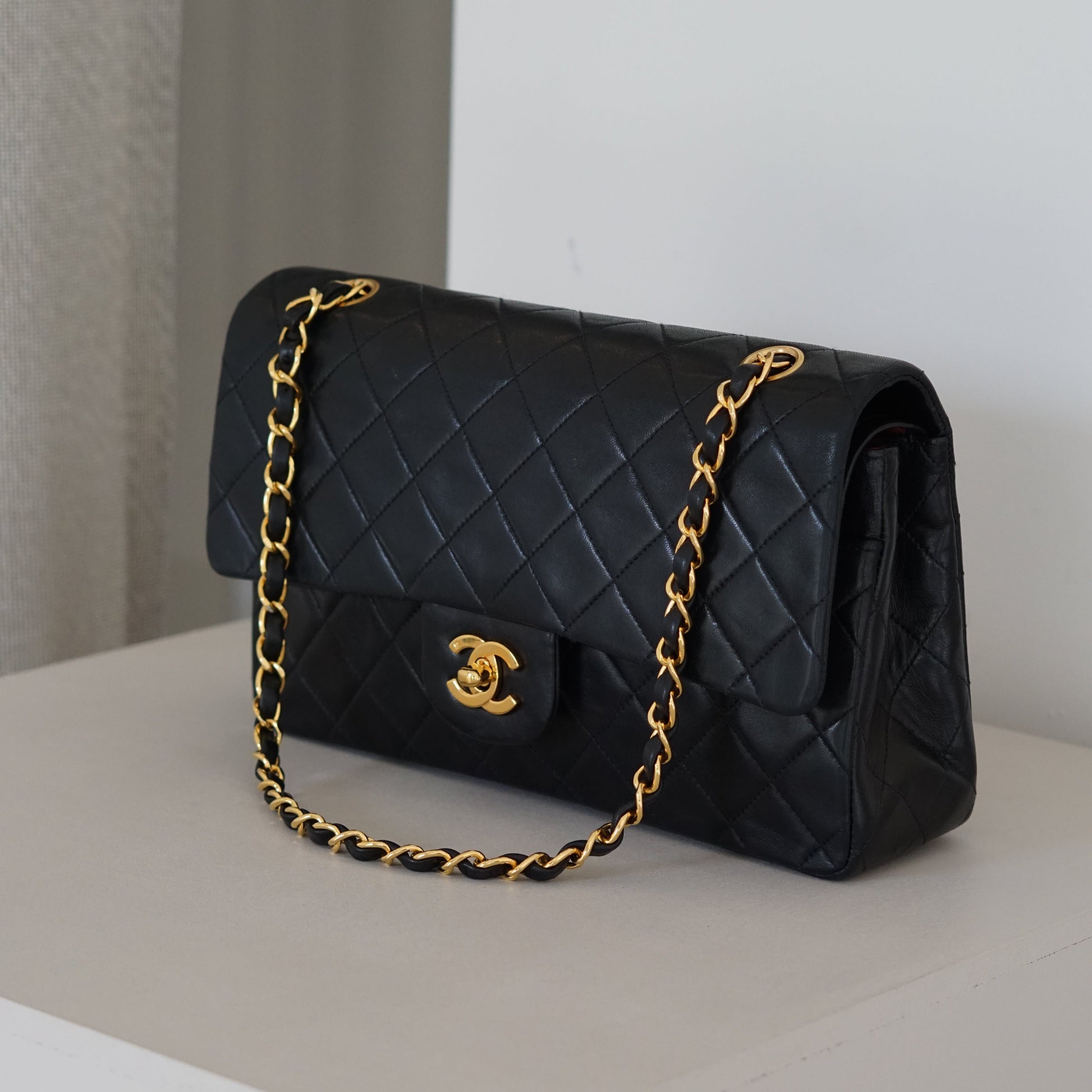 CHANEL CLASSIC MEDIUM BAG