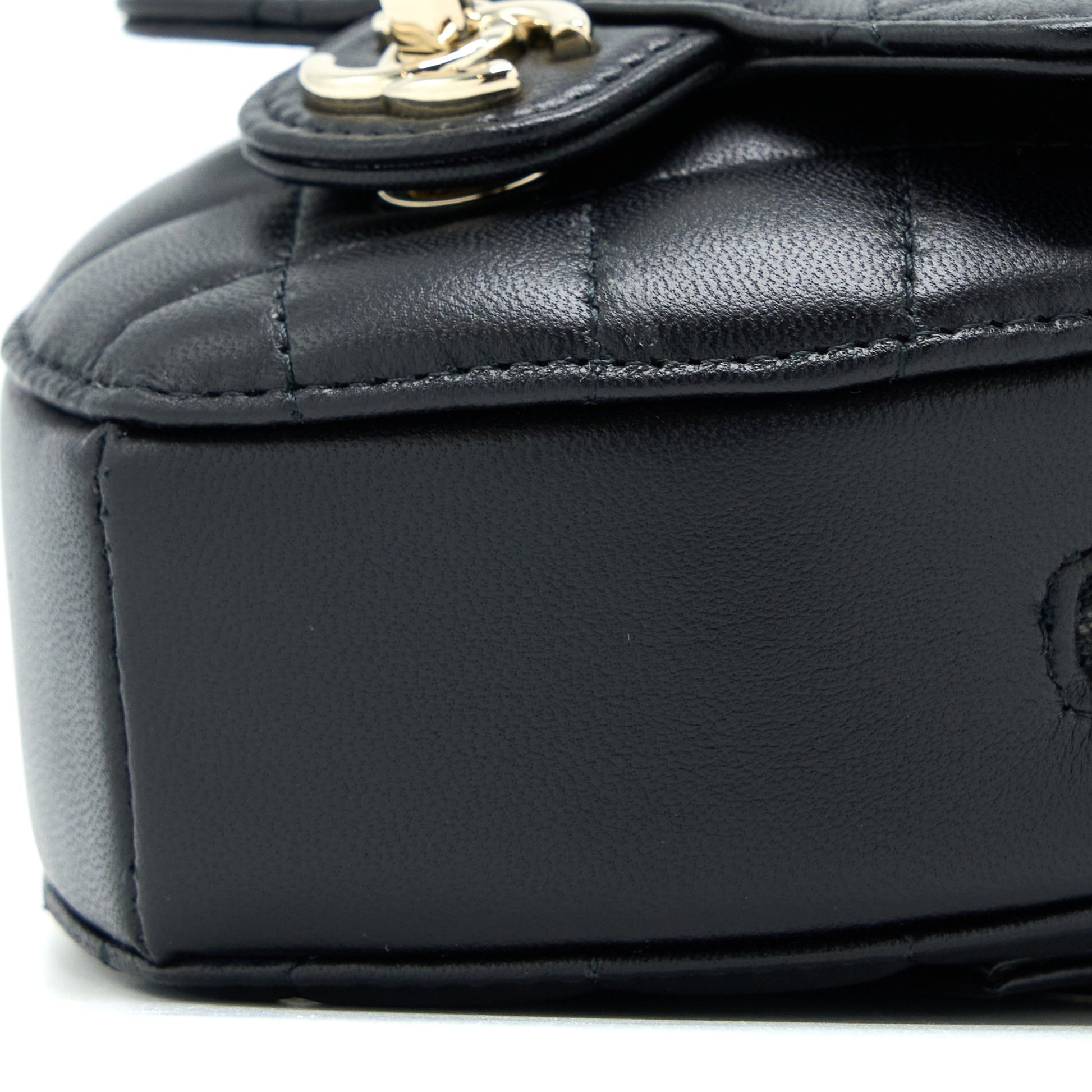 Chanel 22S Heart Belt Lambskin LGHW Black Lghw 7
