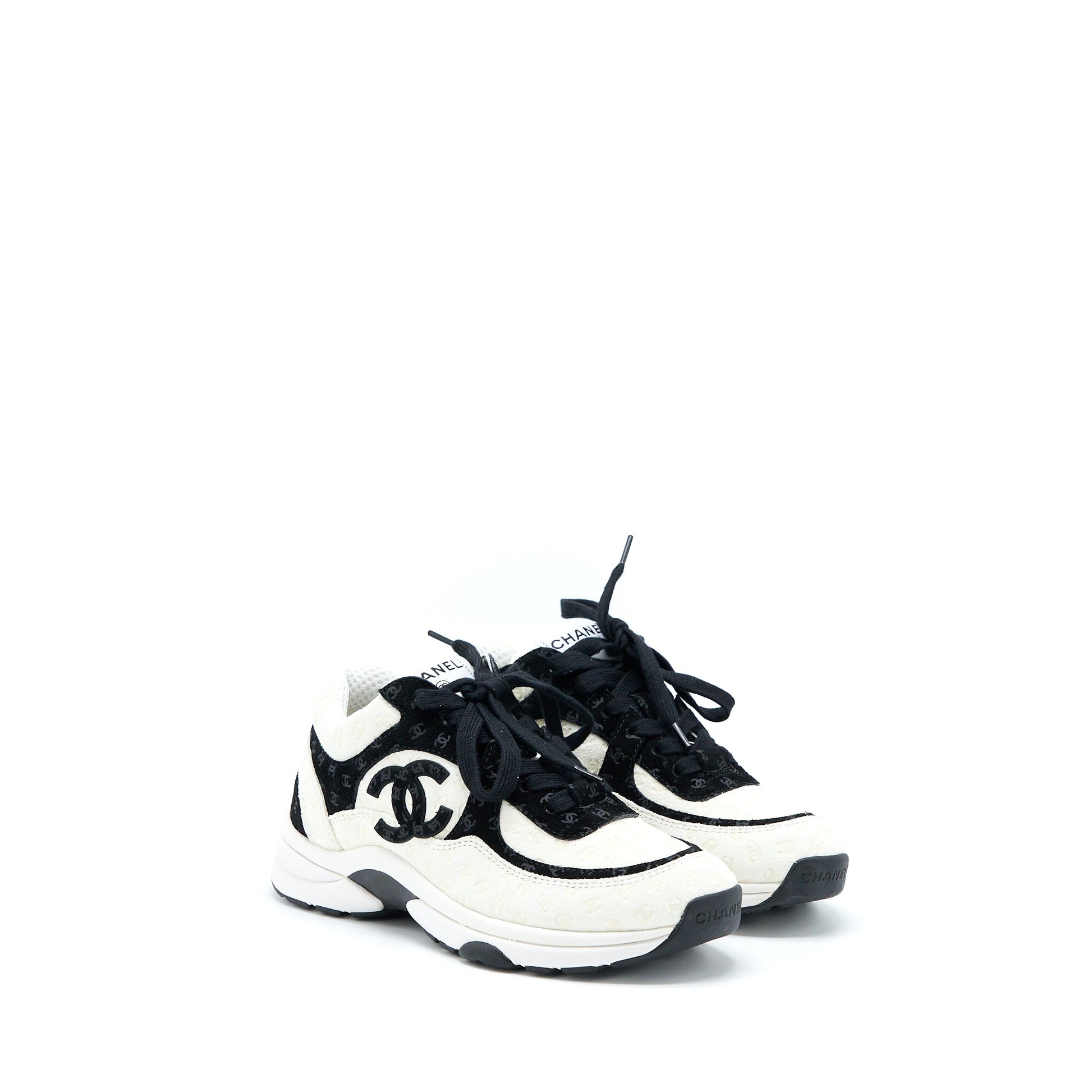 Chanel kin Black White Handbag