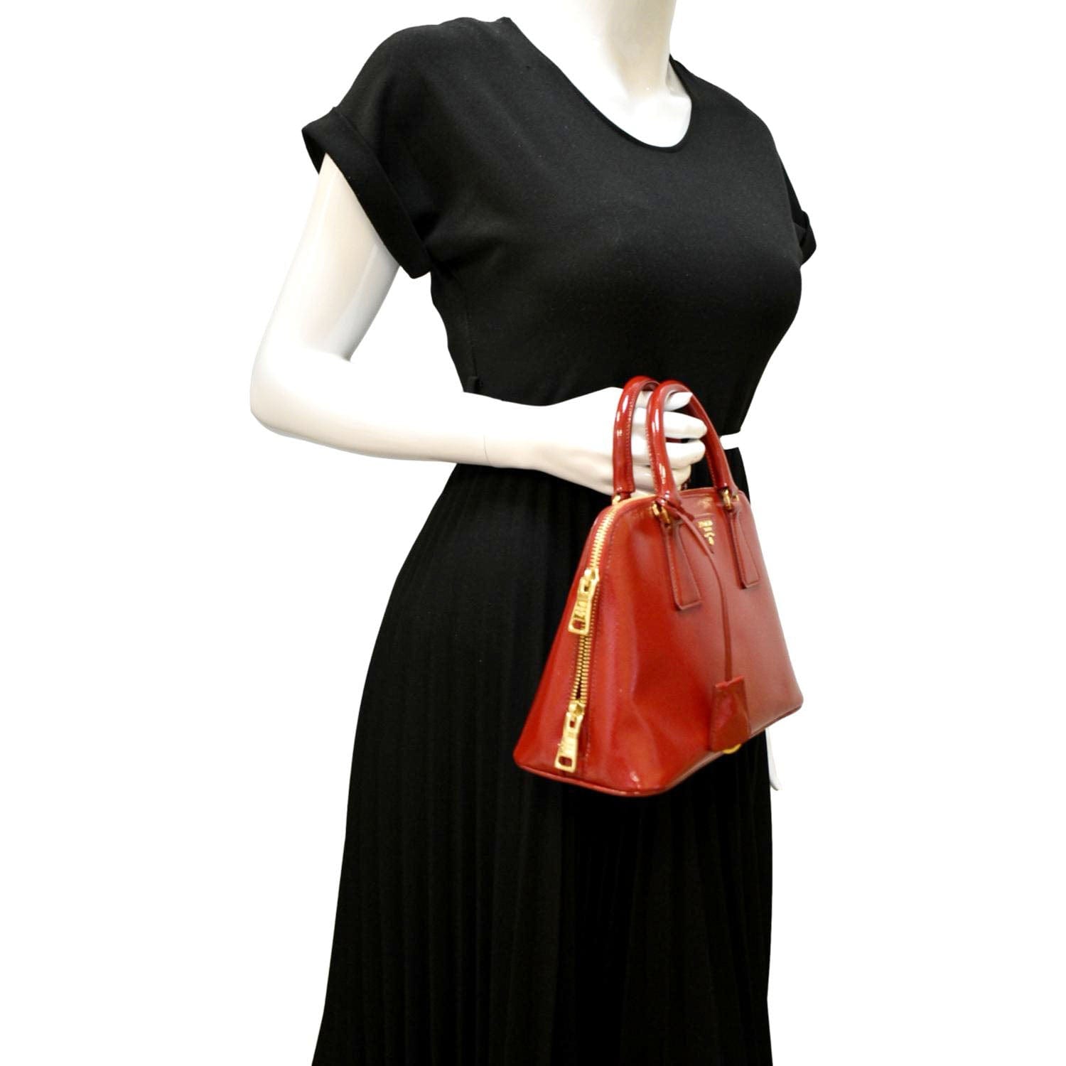 Promenade Saffiano Patent Shoulder Bag Leather Red