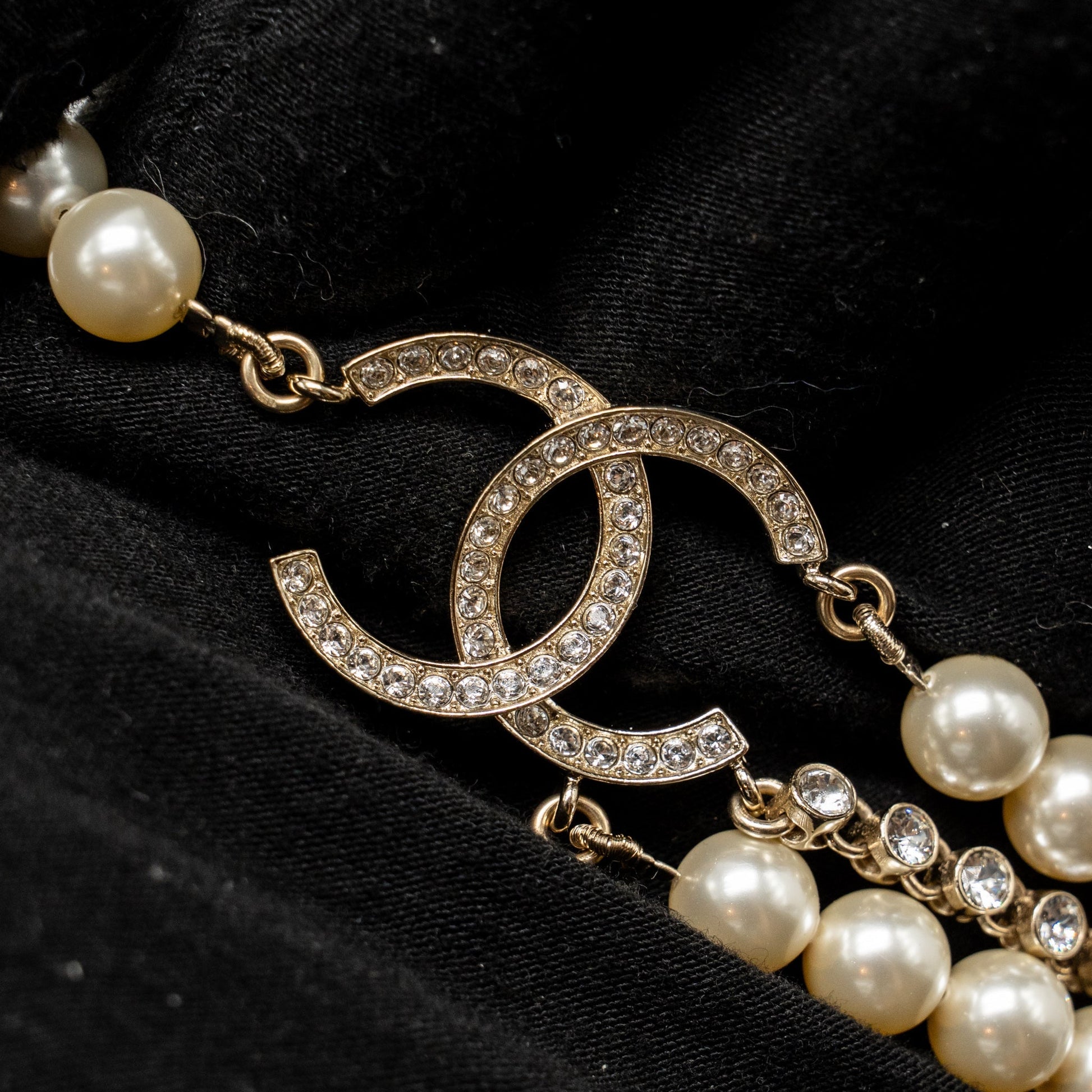 Chanel CC Pearl Crystal Drop Belt Light Black White Gold