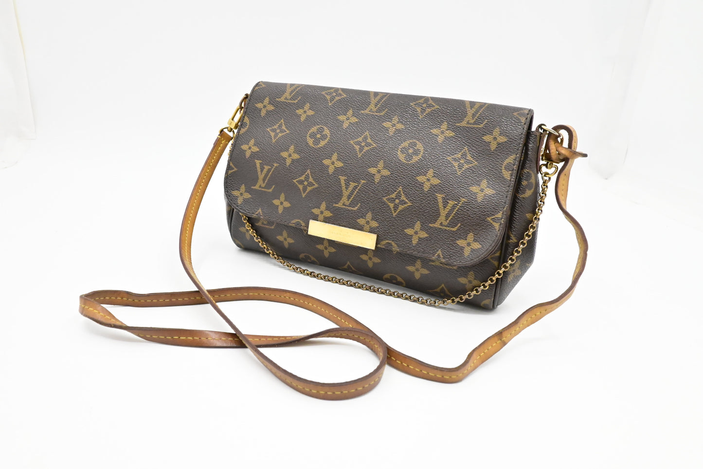 Louis Vuitton Favorite MM Monogram Canvas Handbag Canvas 3