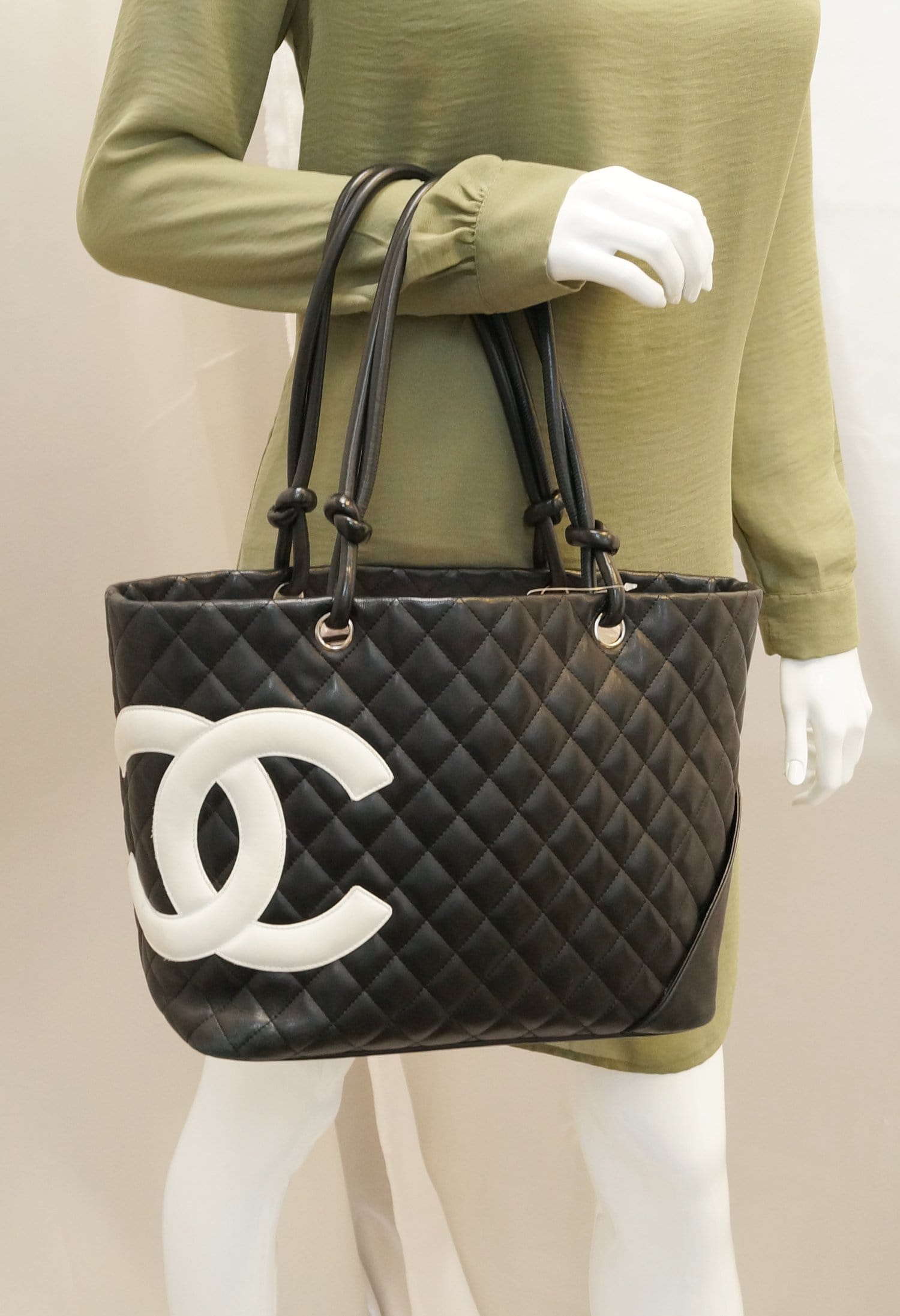 Chanel Quilted Cambon Leather Black Travel Bag Bag Tt2314