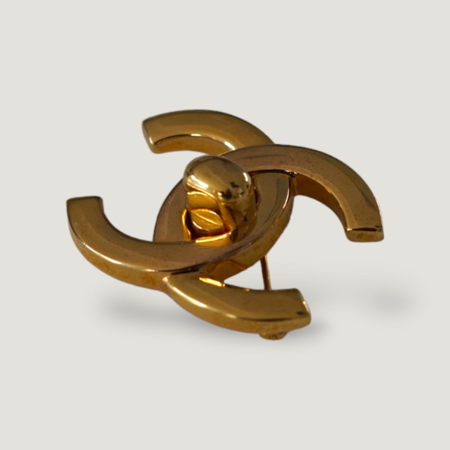 CHANEL BROOCH CC TURNLOCK
