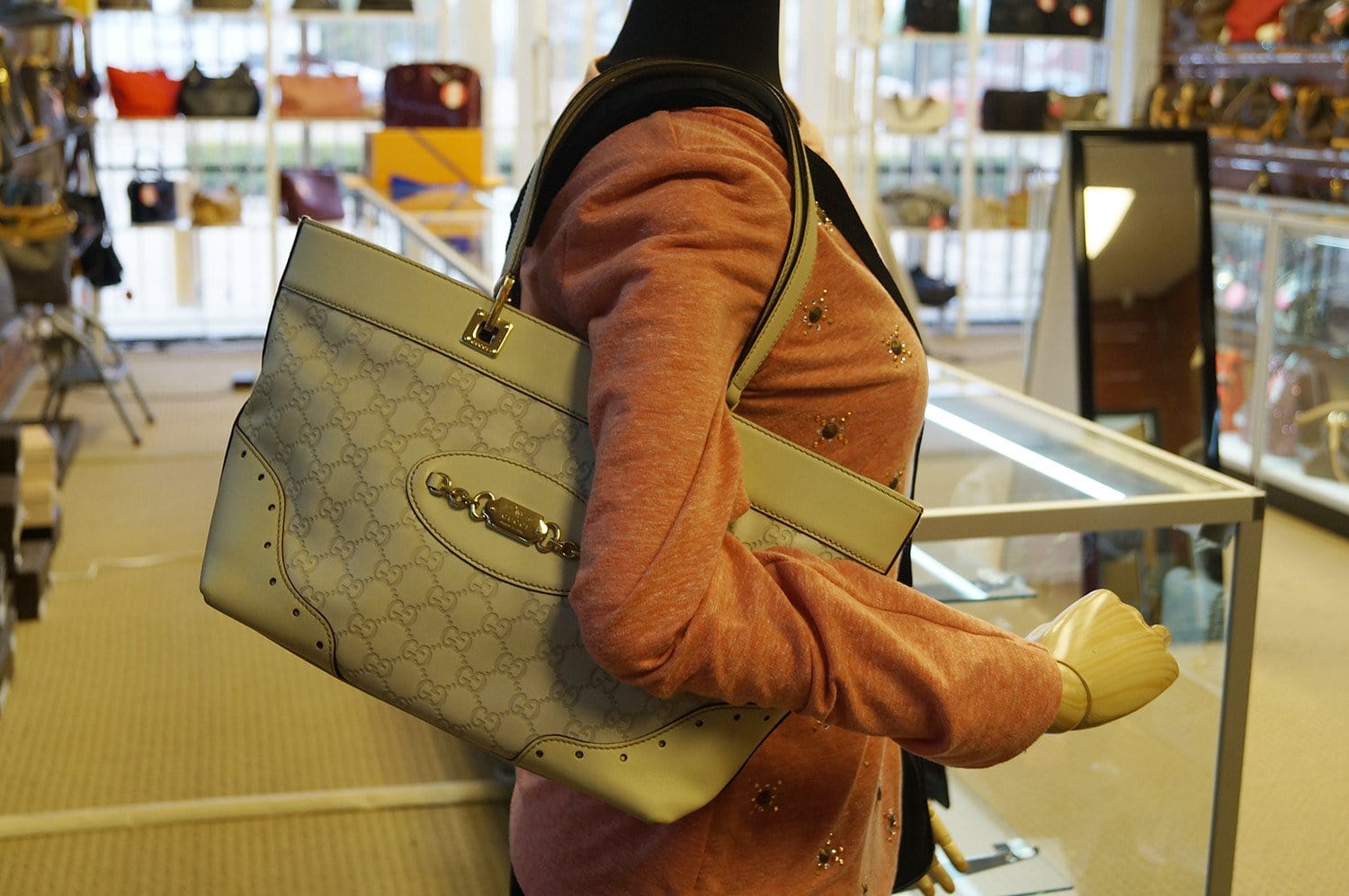 Gucci ssima Tone Tote Shoulder Bag Leather Gold
