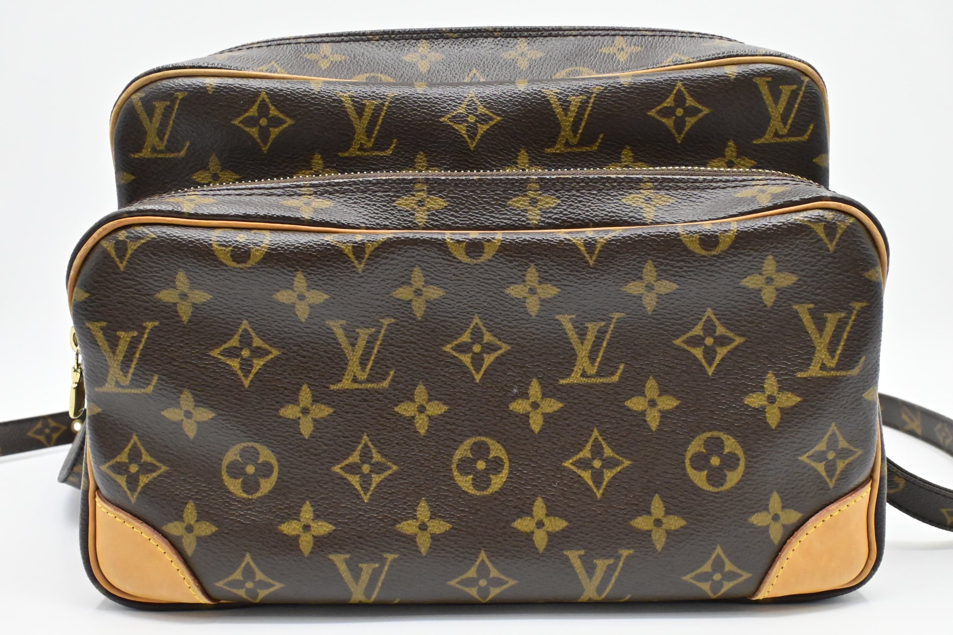 Louis Vuitton Nil Monogram Canvas Handbag