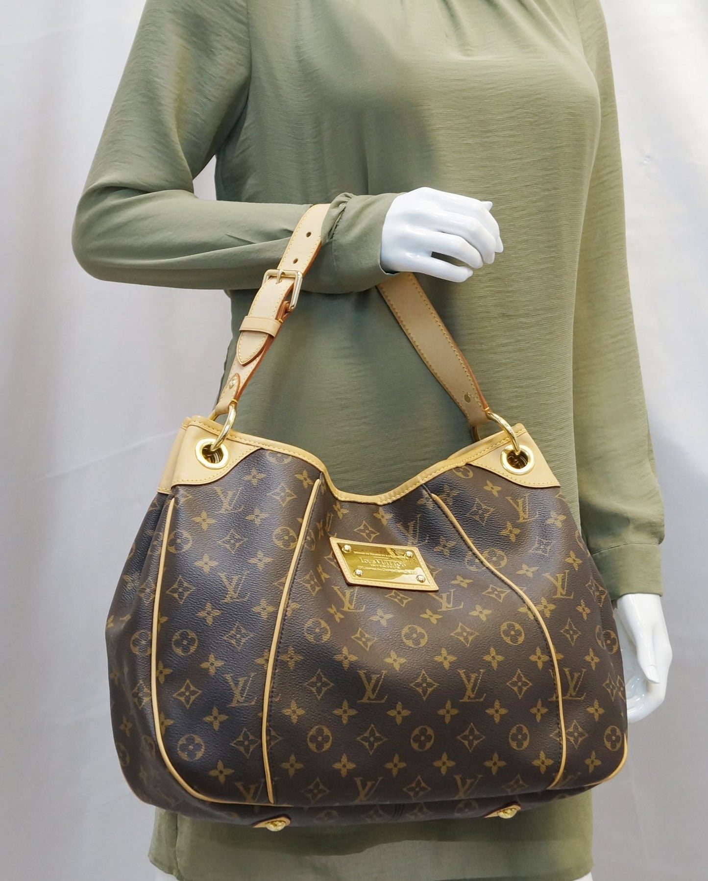 Louis Galliera Pm Shoulder Bag Canvas Monogram