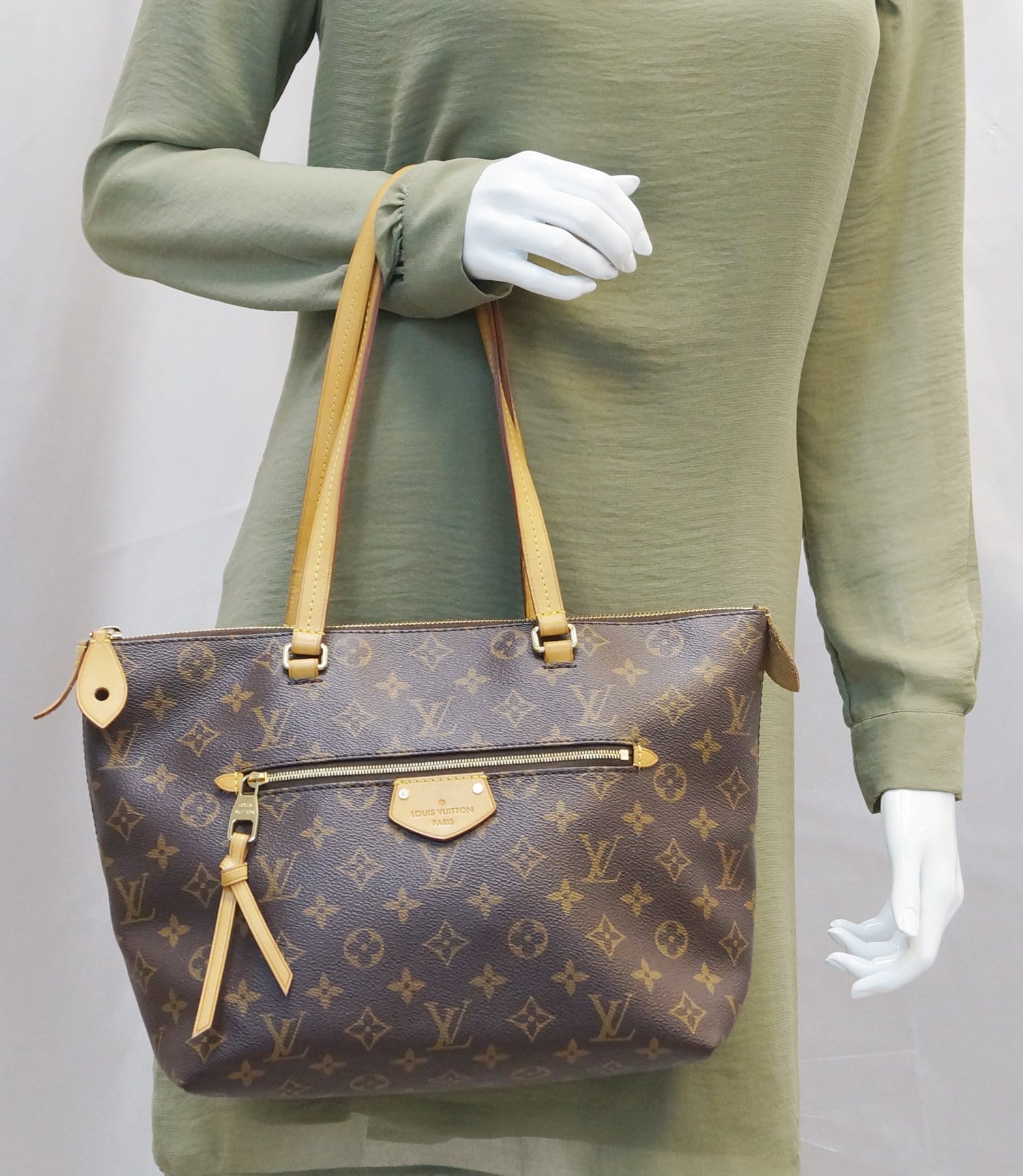 Louis Iena Pm Shoulder Bag Canvas Monogram