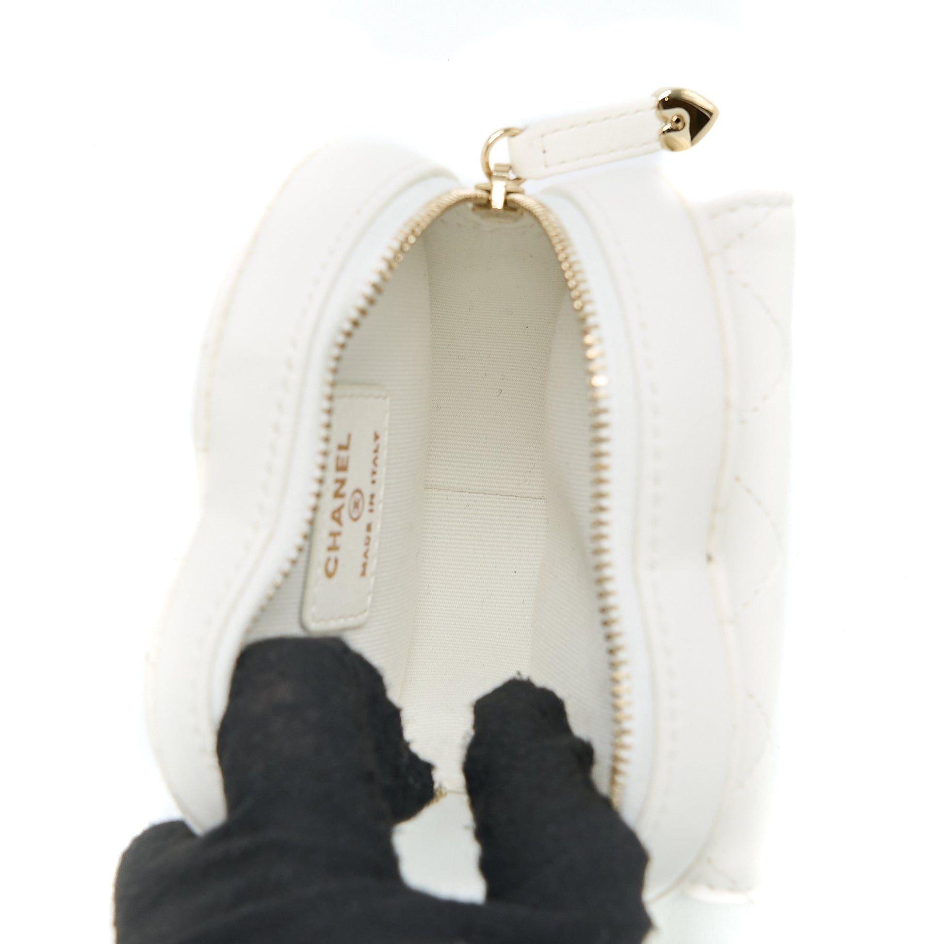 Chanel 22s Heart Belt Lambskin LGHW White
