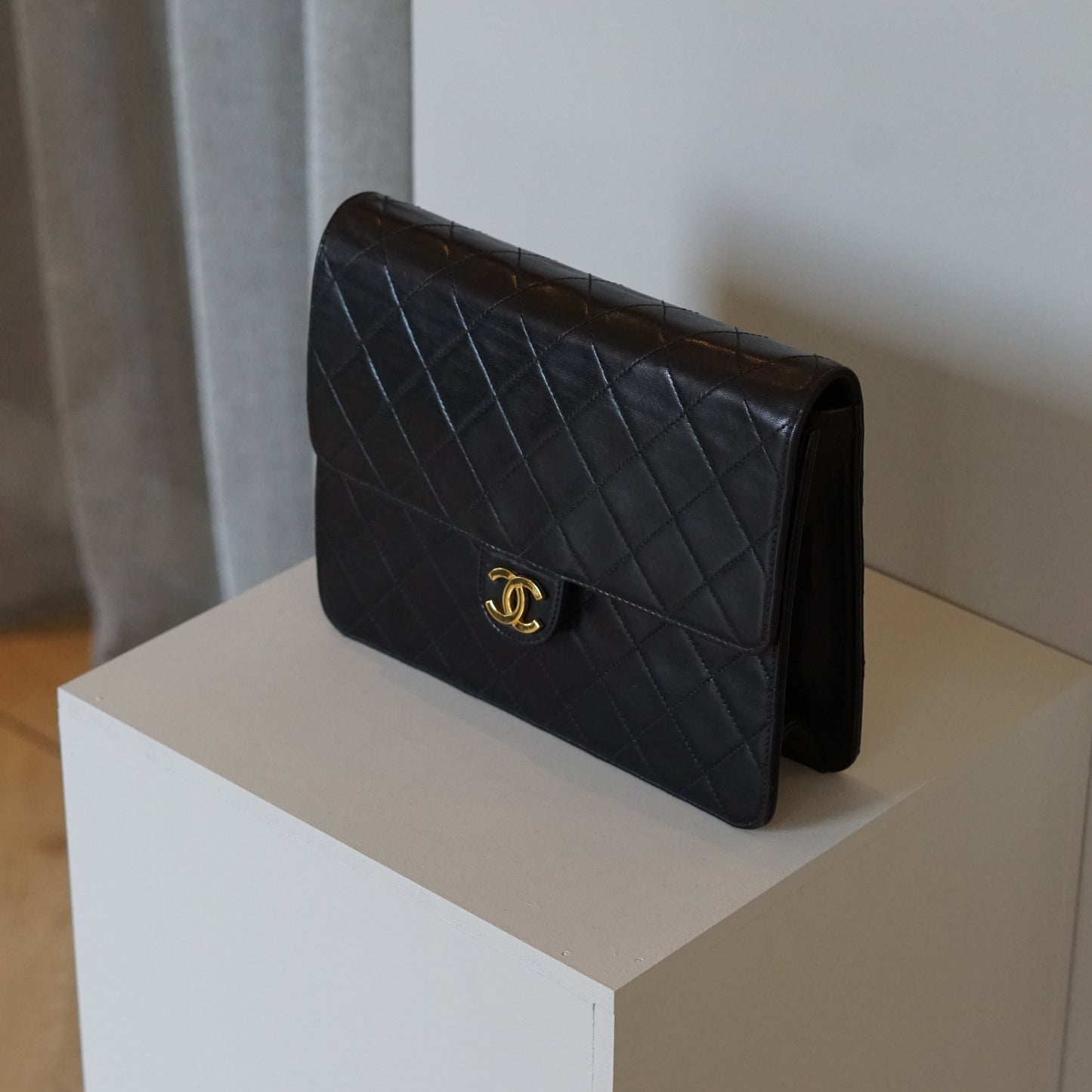 CHANEL SINGLE FLAP BAG