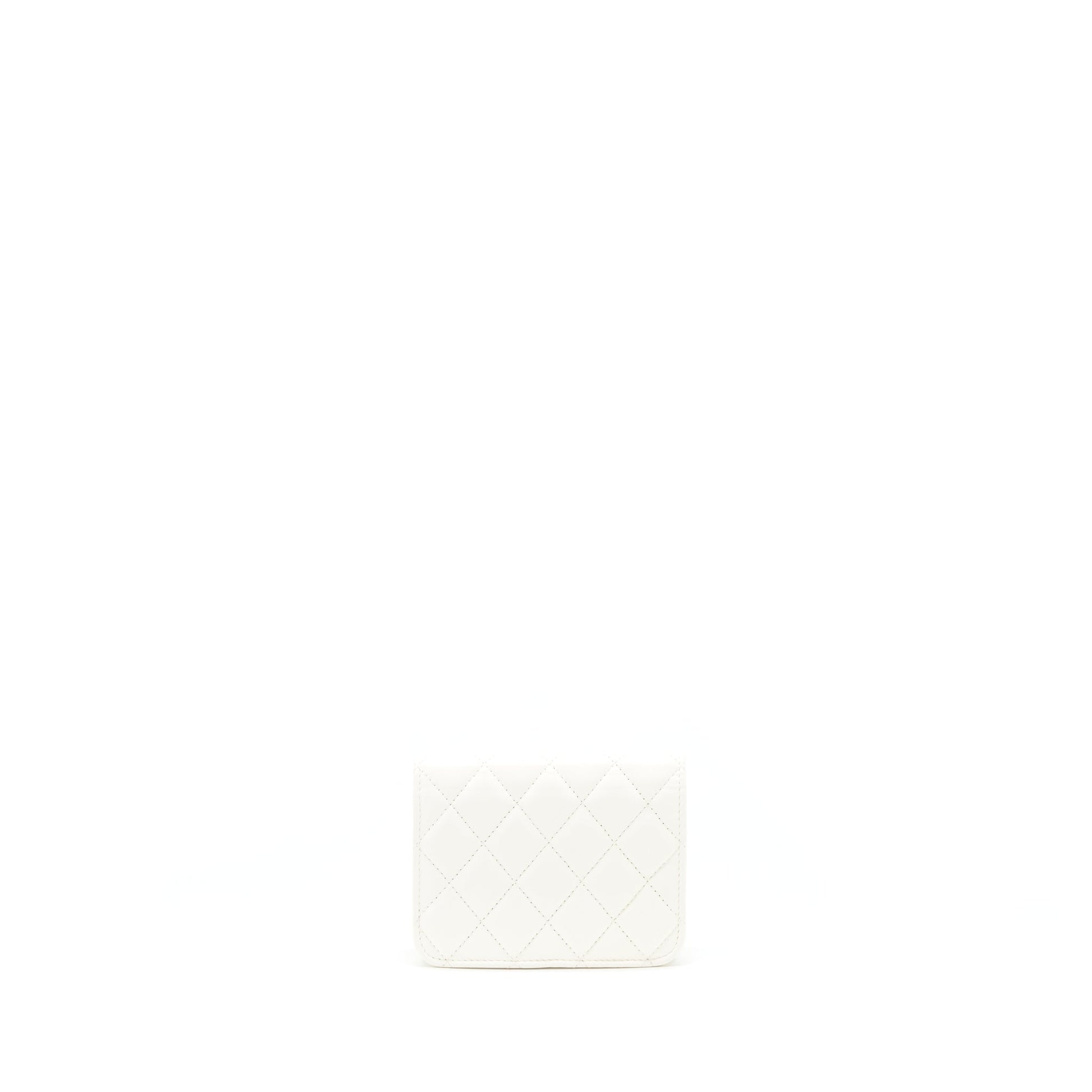 Chanel 21b Pearl crush flap belt GHW White