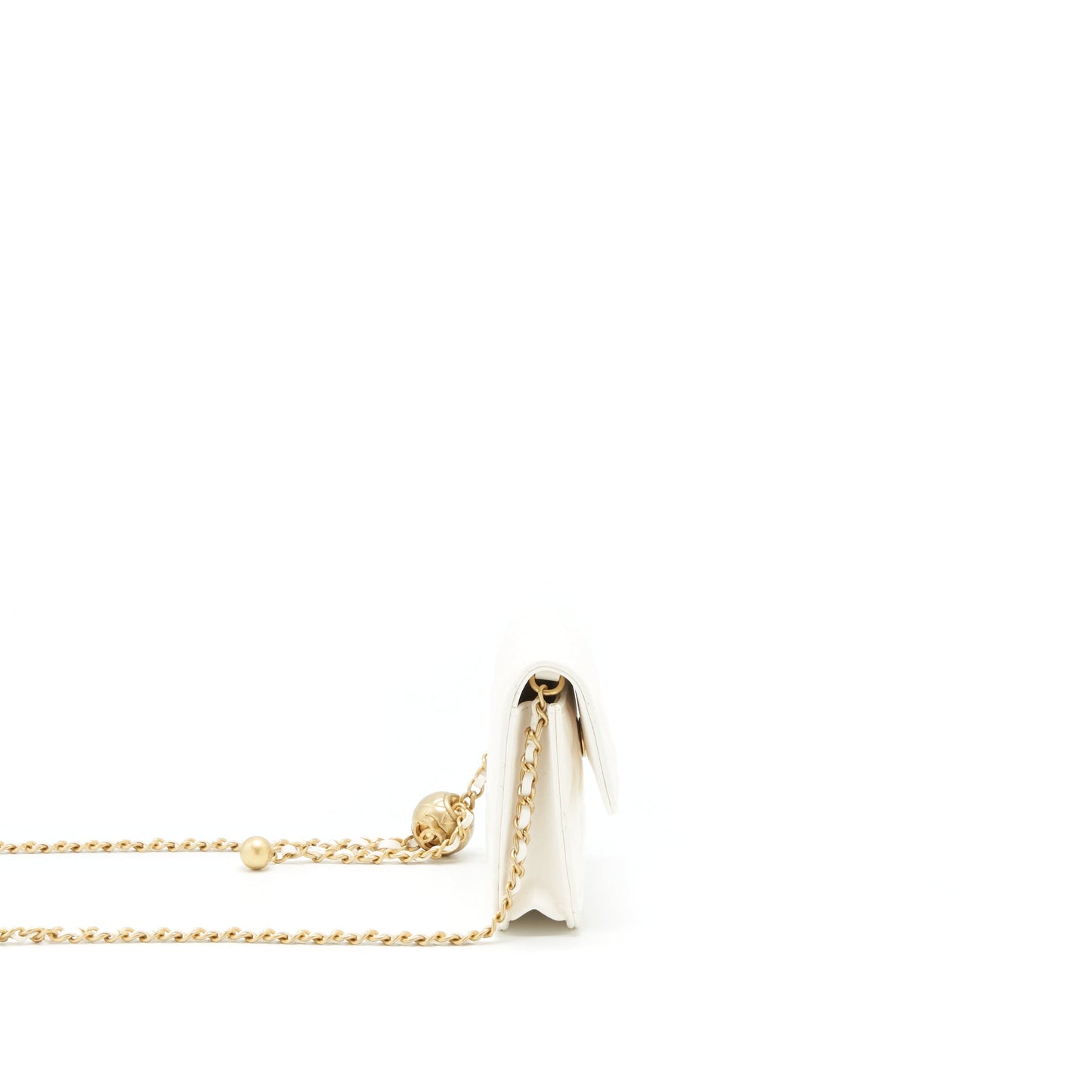 Chanel 21b Pearl crush flap belt GHW White