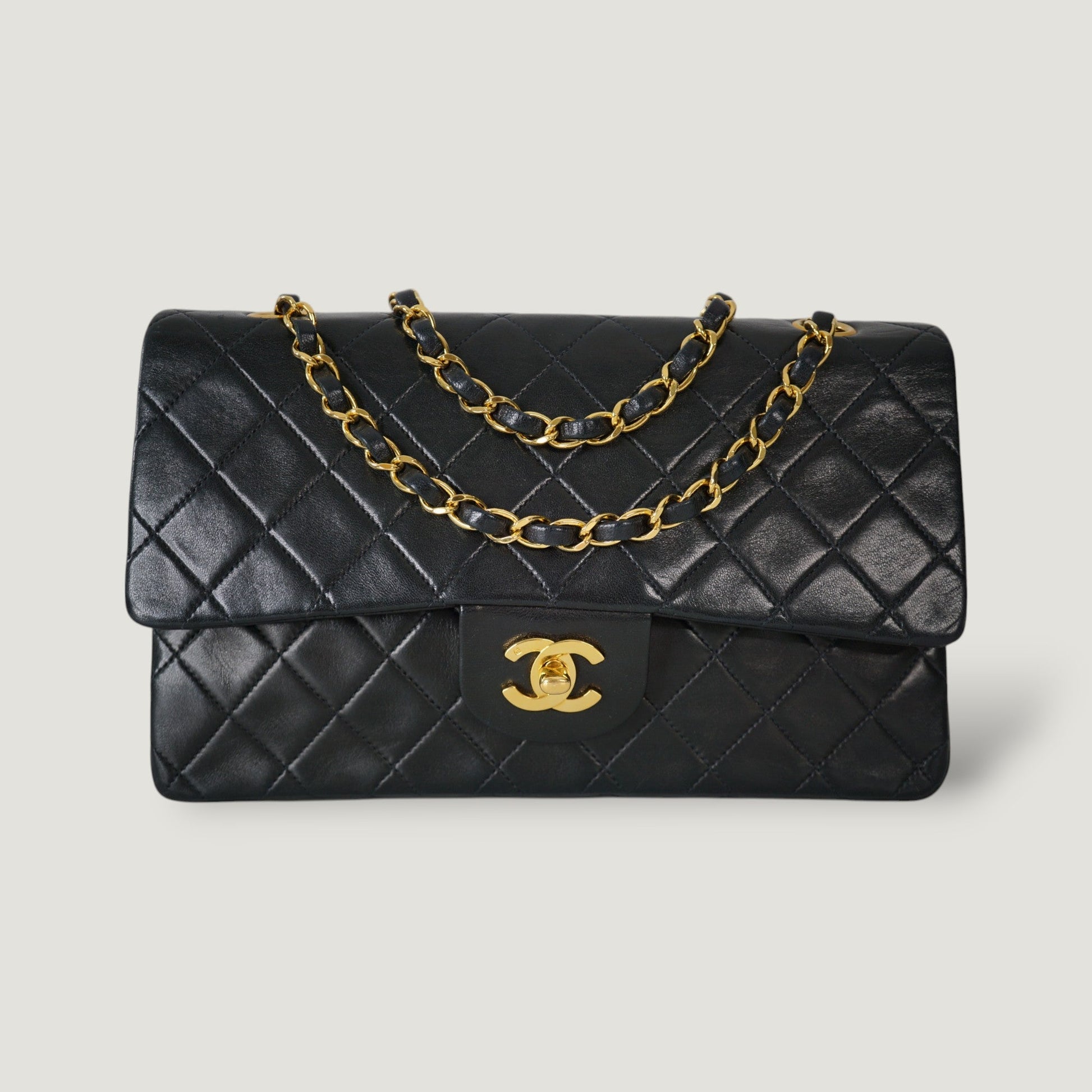 CHANEL CLASSIC MEDIUM BAG