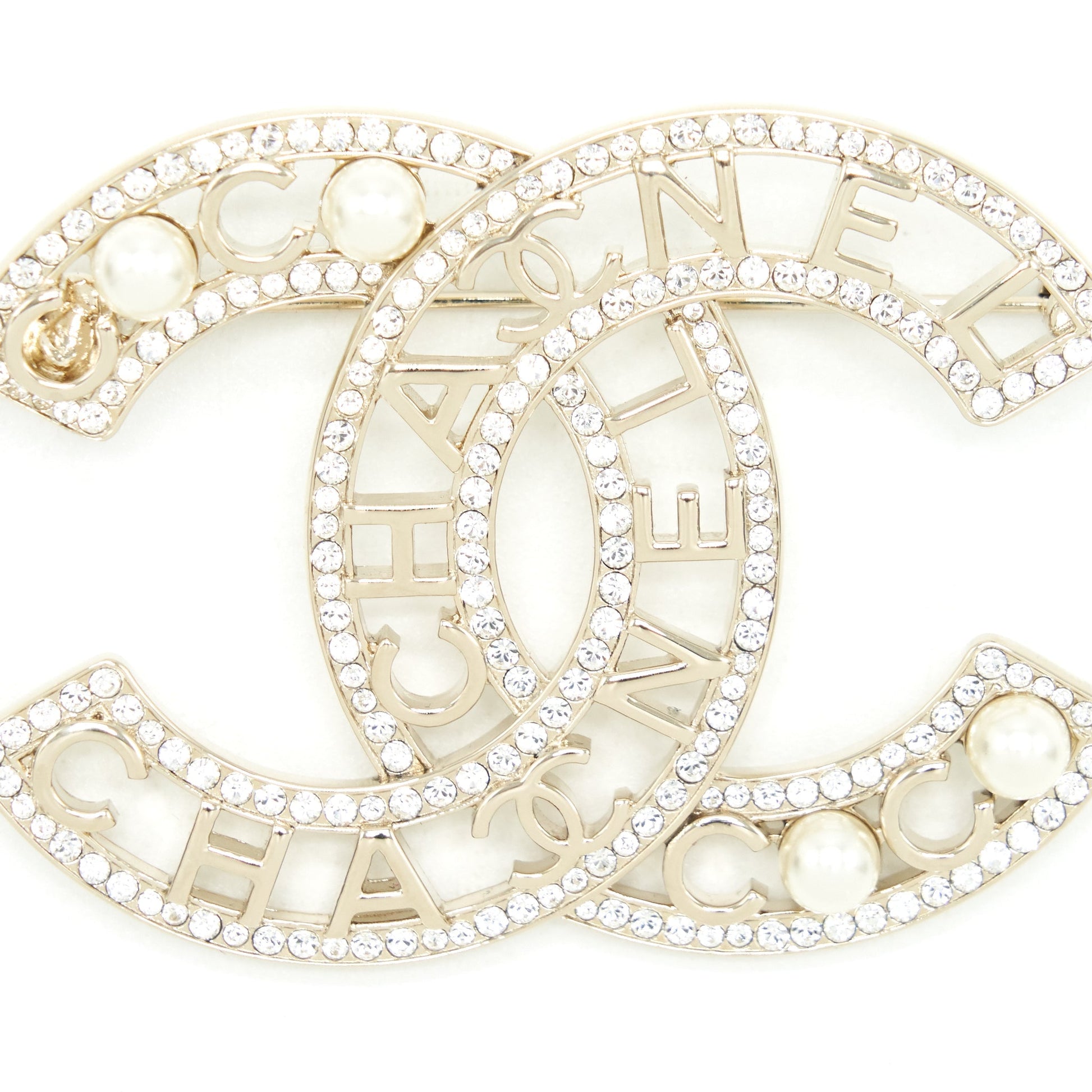Chanel cc Logo Letter Pearl Brooch LGHW Gold Handbag