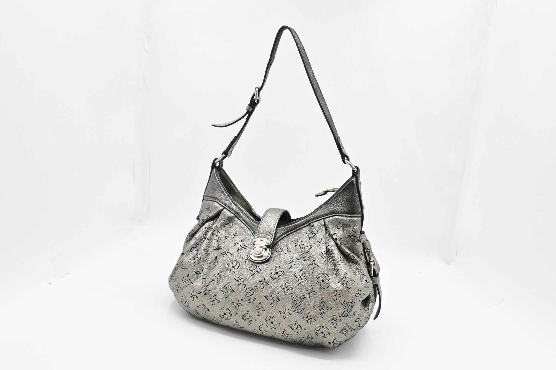 Louis Vuitton Mahina Leather Silver XS Handbag