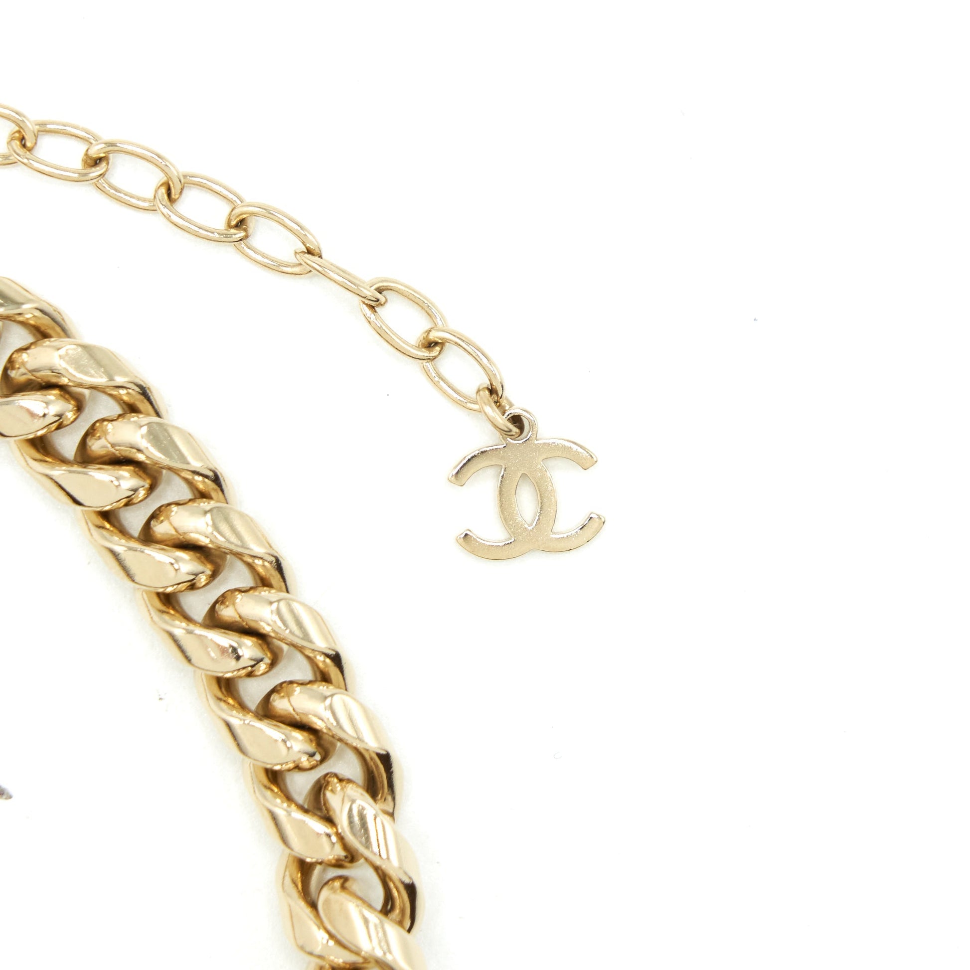 Chanel 22C Choker Light Tone Gold Handbag