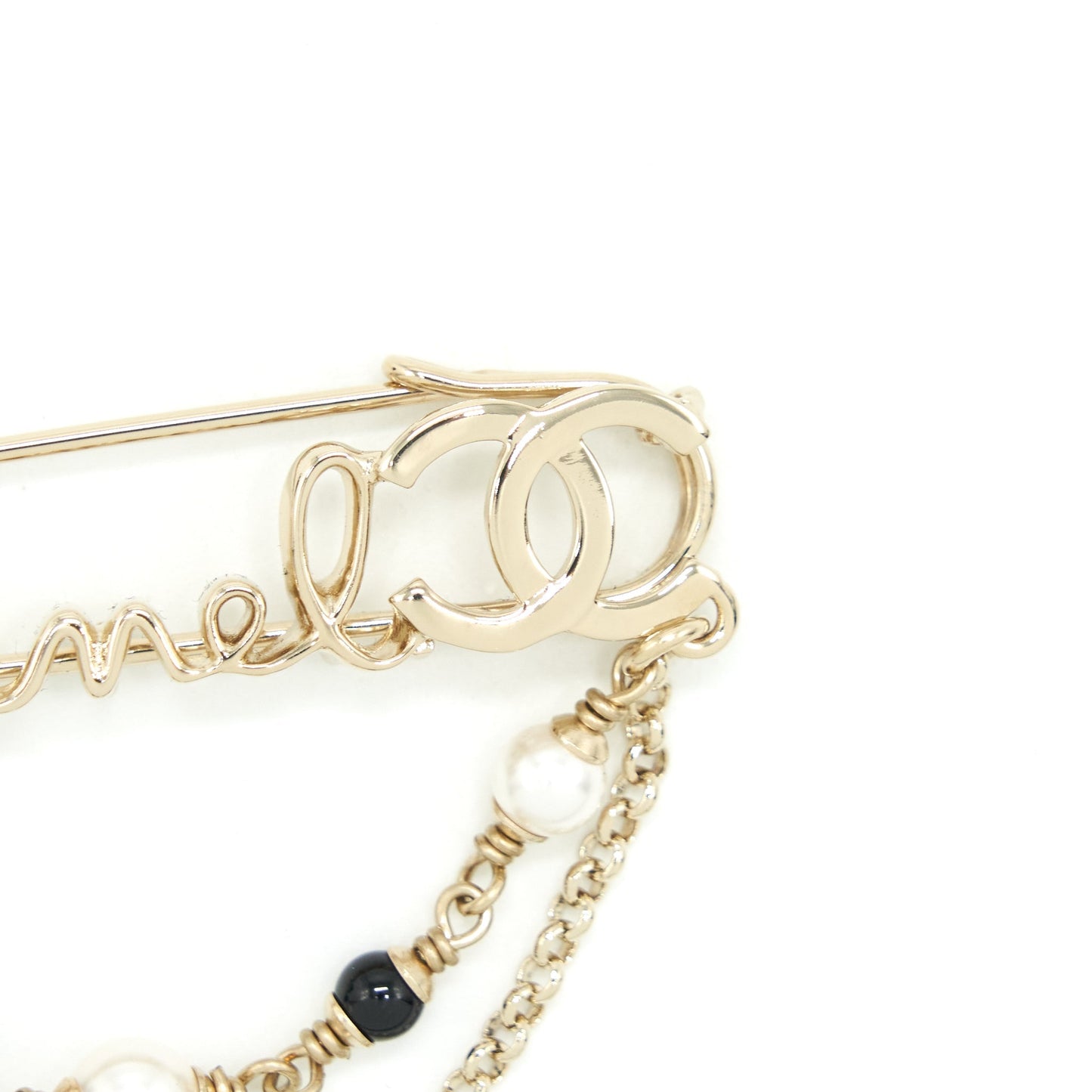 Chanel 22P Pin Letter Brooch LGHW Handbag