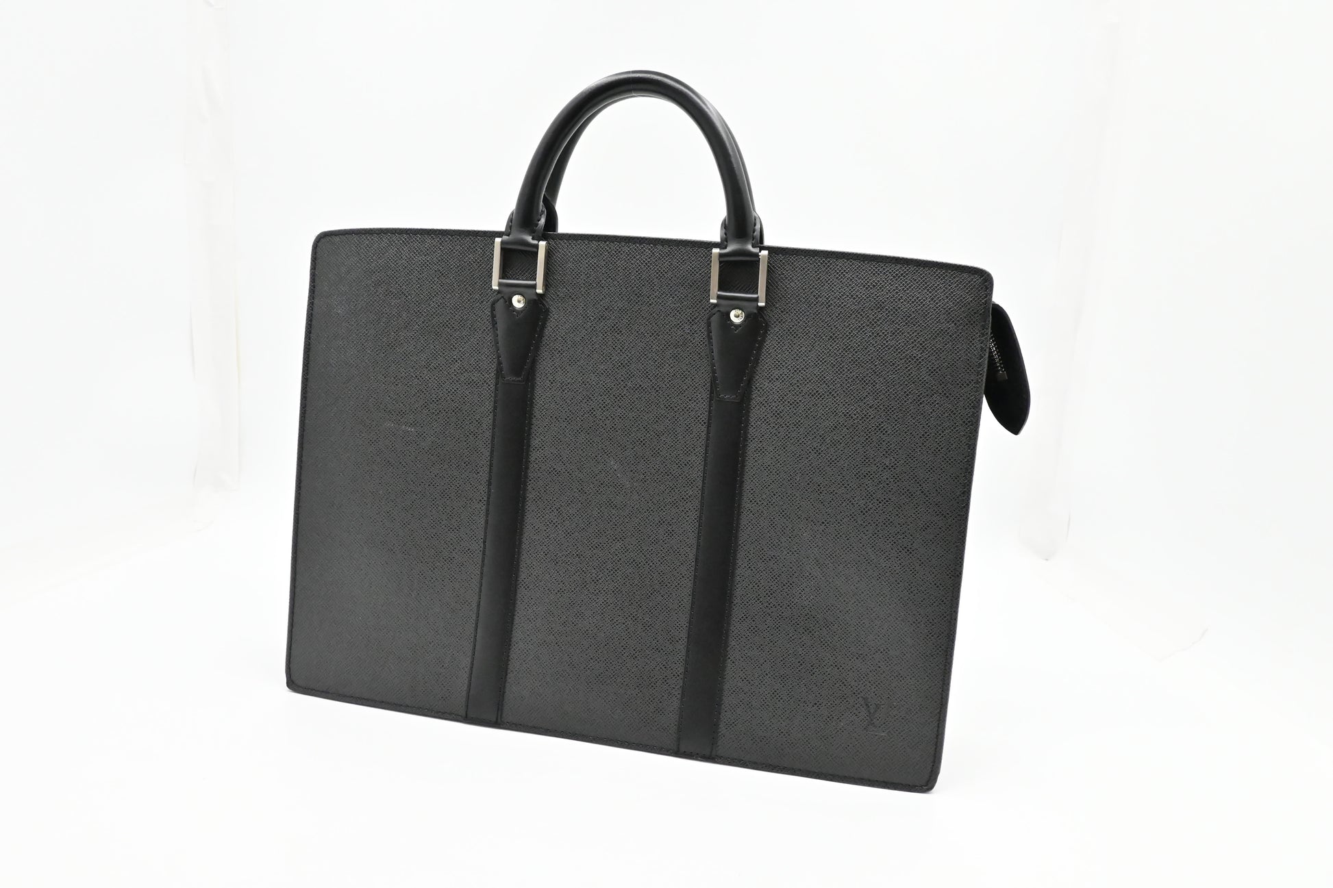 Louis Vuitton Porte Documents Rosan Taiga Black Leather Handbag
