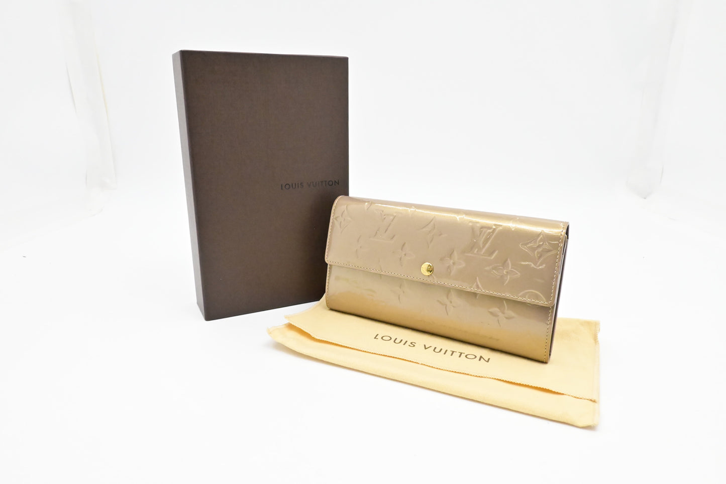 Louis Vuitton Sarah Poudre Beige Leather Vernis Wallet Case