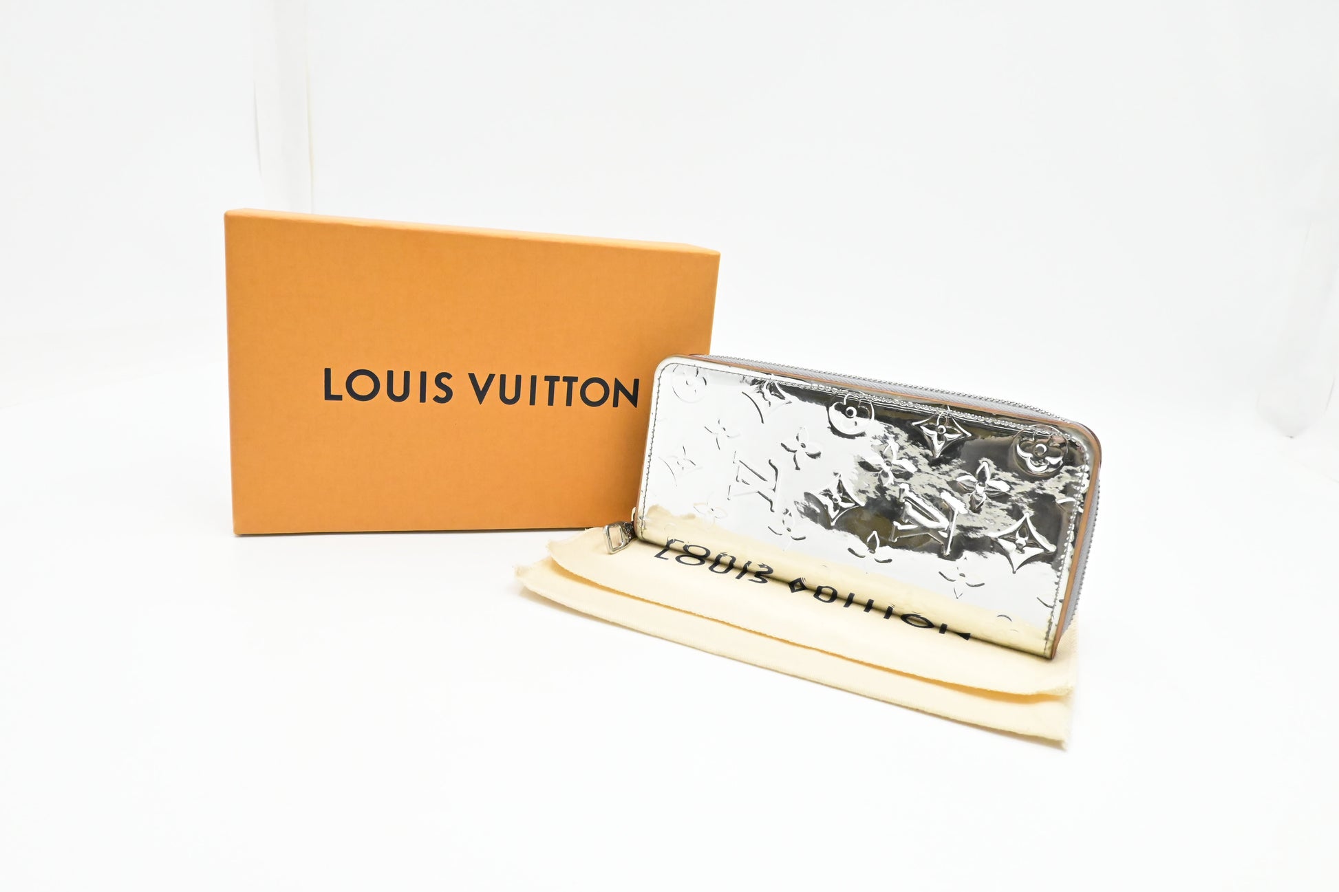 Louis Vuitton Zippy Vertical Monogram Canvas Wallet Case Canvas 1