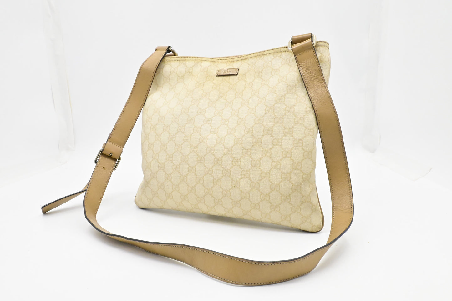 Gucci GG Supreme Canvas Cream Crossbody Bag