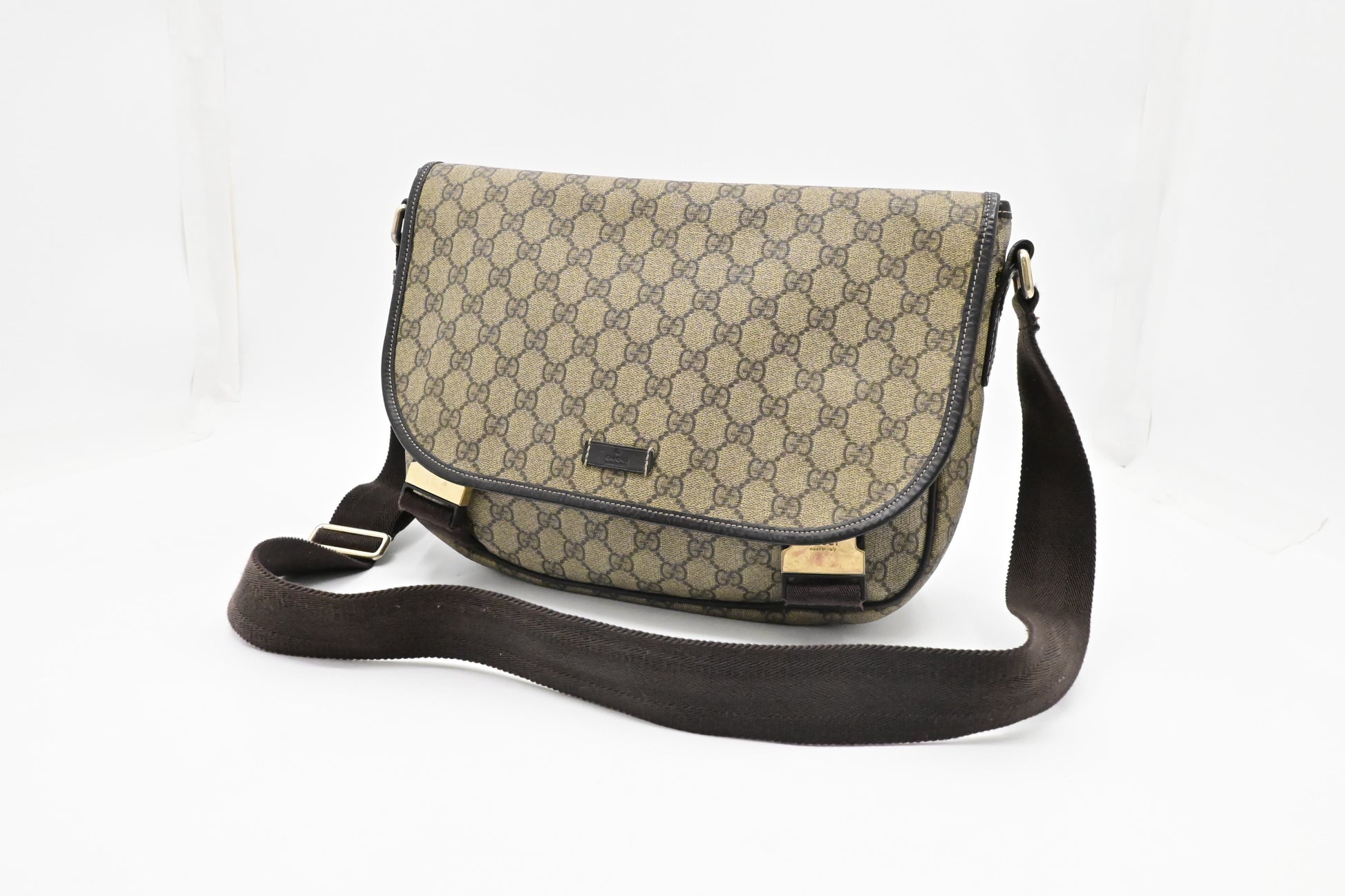 Gucci Messenger GG Supreme Canvas Messenger Bag