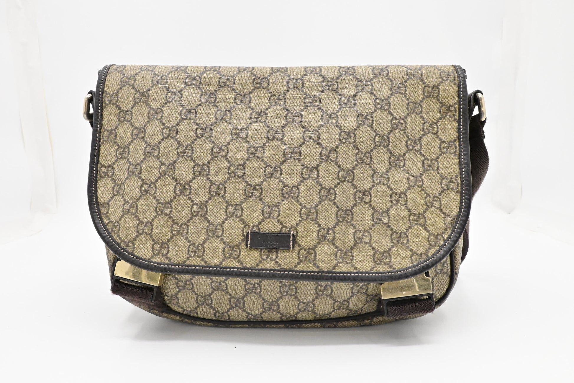 Gucci Messenger GG Supreme Canvas Messenger Bag