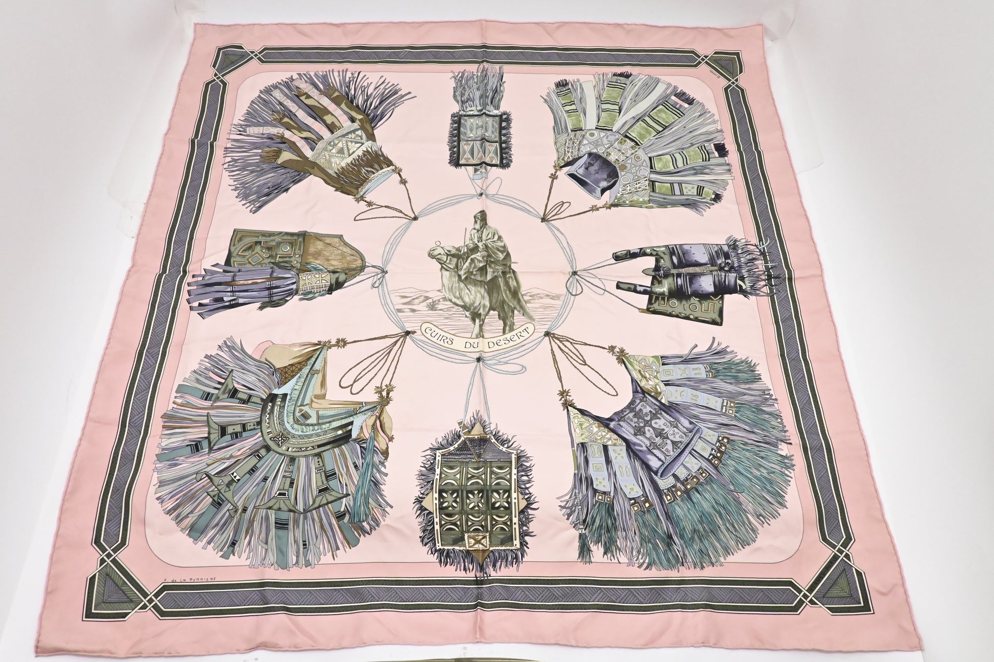 Hermes 'Cuirs De Desert' Carres In Silk Handbag Pink Travel Bag