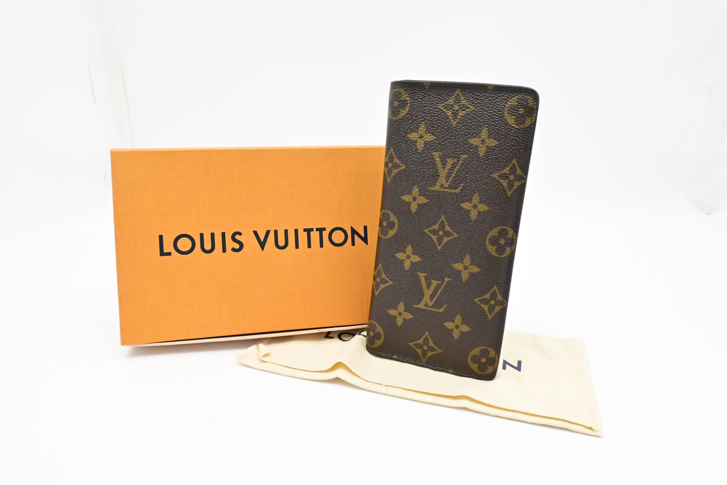 Louis Vuitton Brazza Monogram Canvas Wallet Case