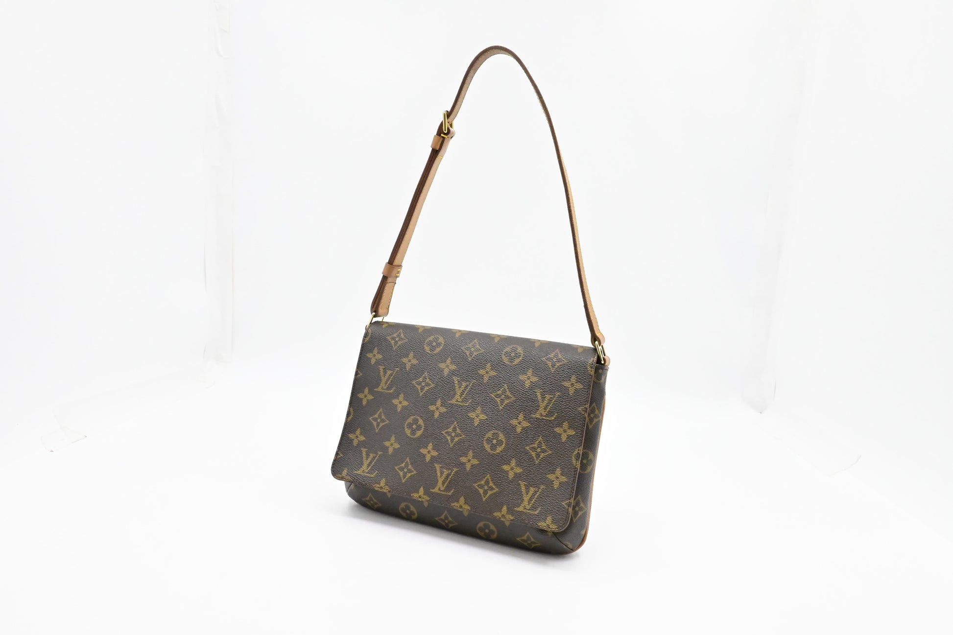 Louis Vuitton M tte Tango Monogram Canvas Handbag