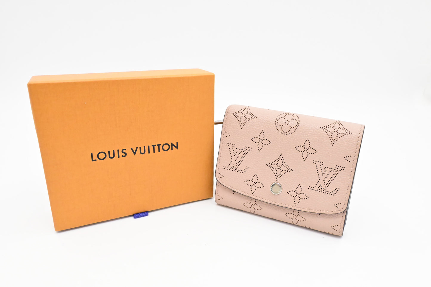 Louis Vuitton Iris Compact Rose Jasmin Mahina Leather Wallet Case