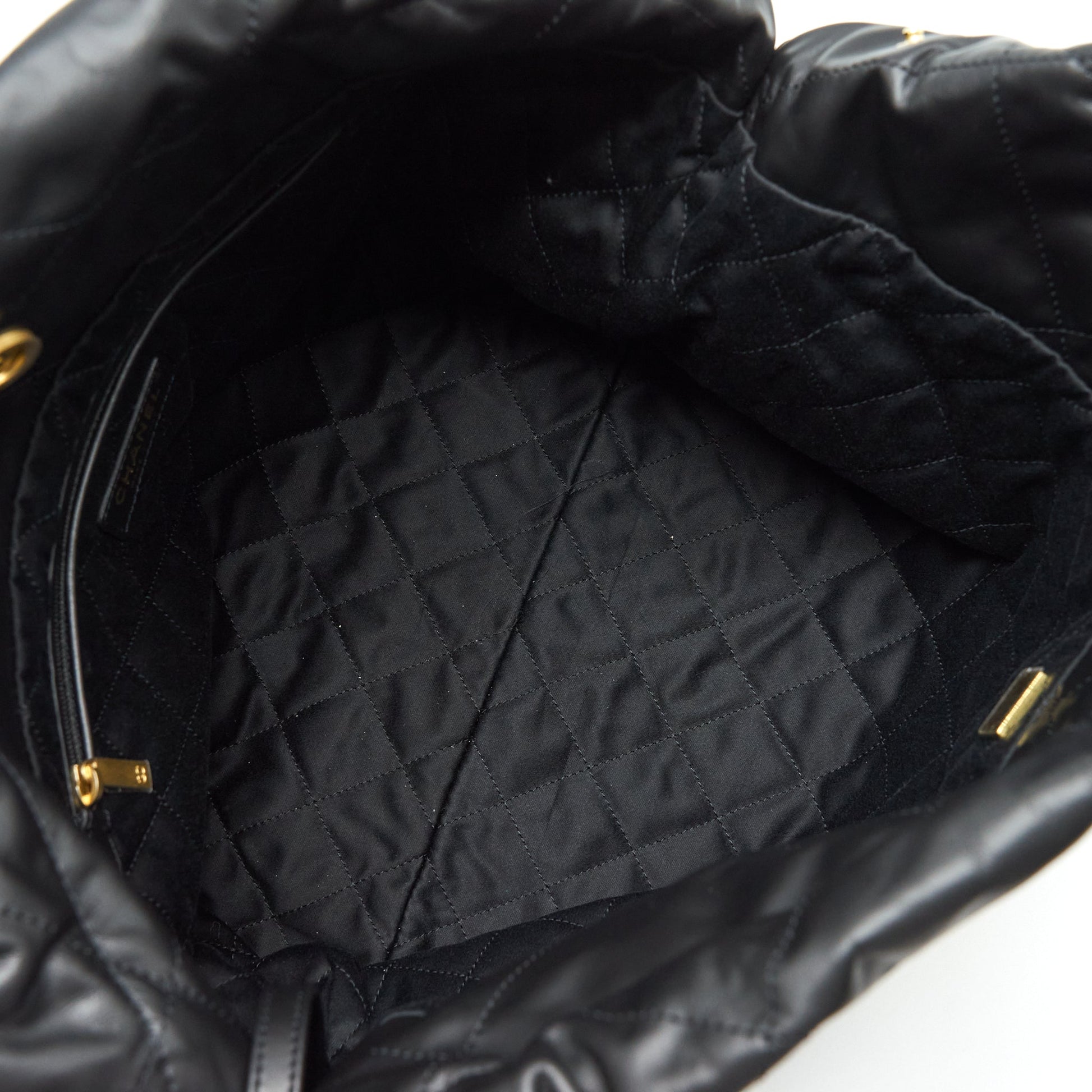 Chanel 22 Shiny Calfskin GHW Microchip Black Handbag