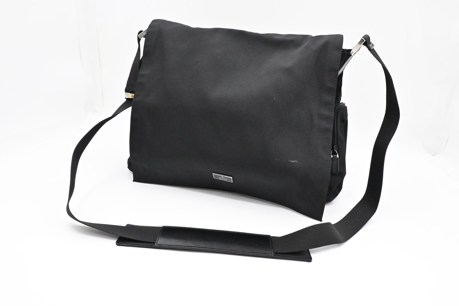 Gucci Messenger Canvas Black Travel Bag