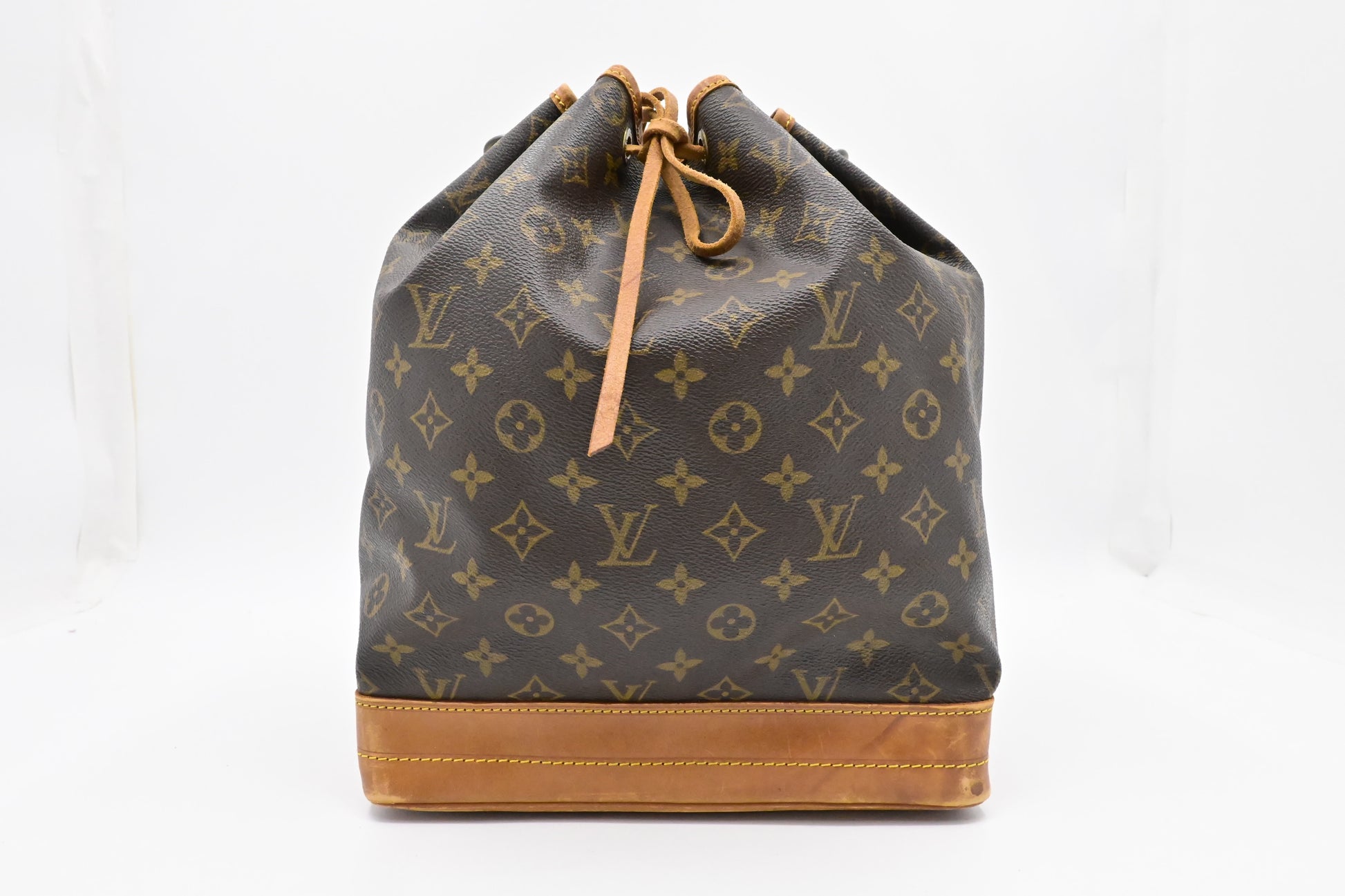Louis Vuitton Noe Monogram Canvas Handbag Canvas 6