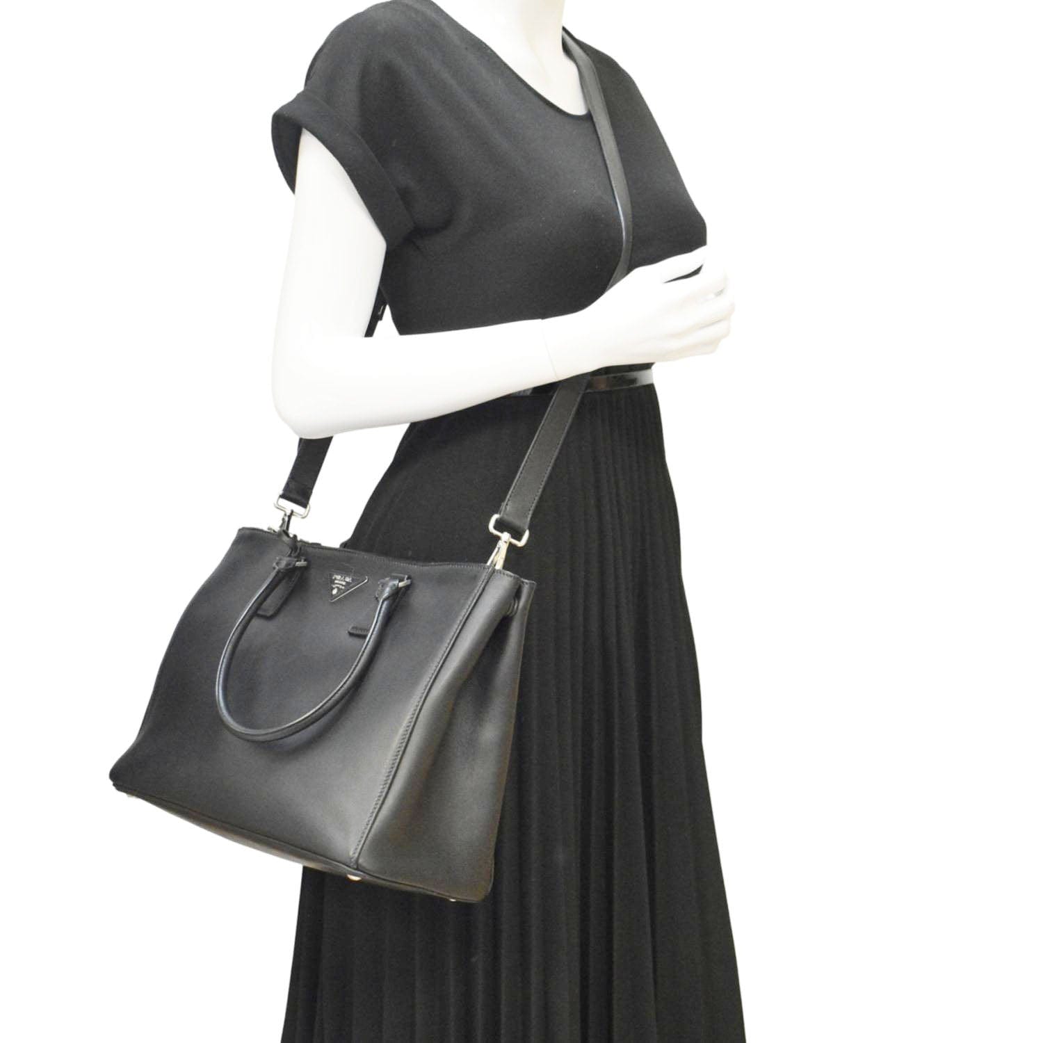 Galleria Tote Shoulder Bag Leather Black