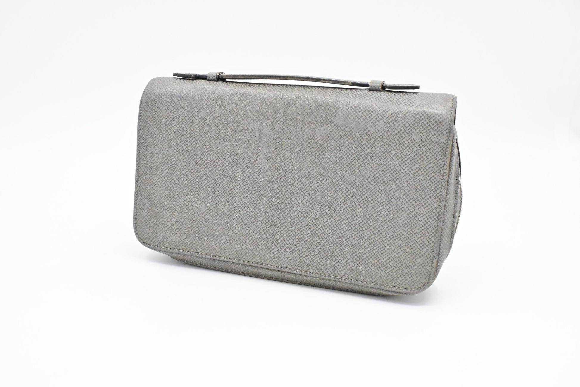 Louis Vuitton Zippy XL Taiga Leather Gray Wallet Case